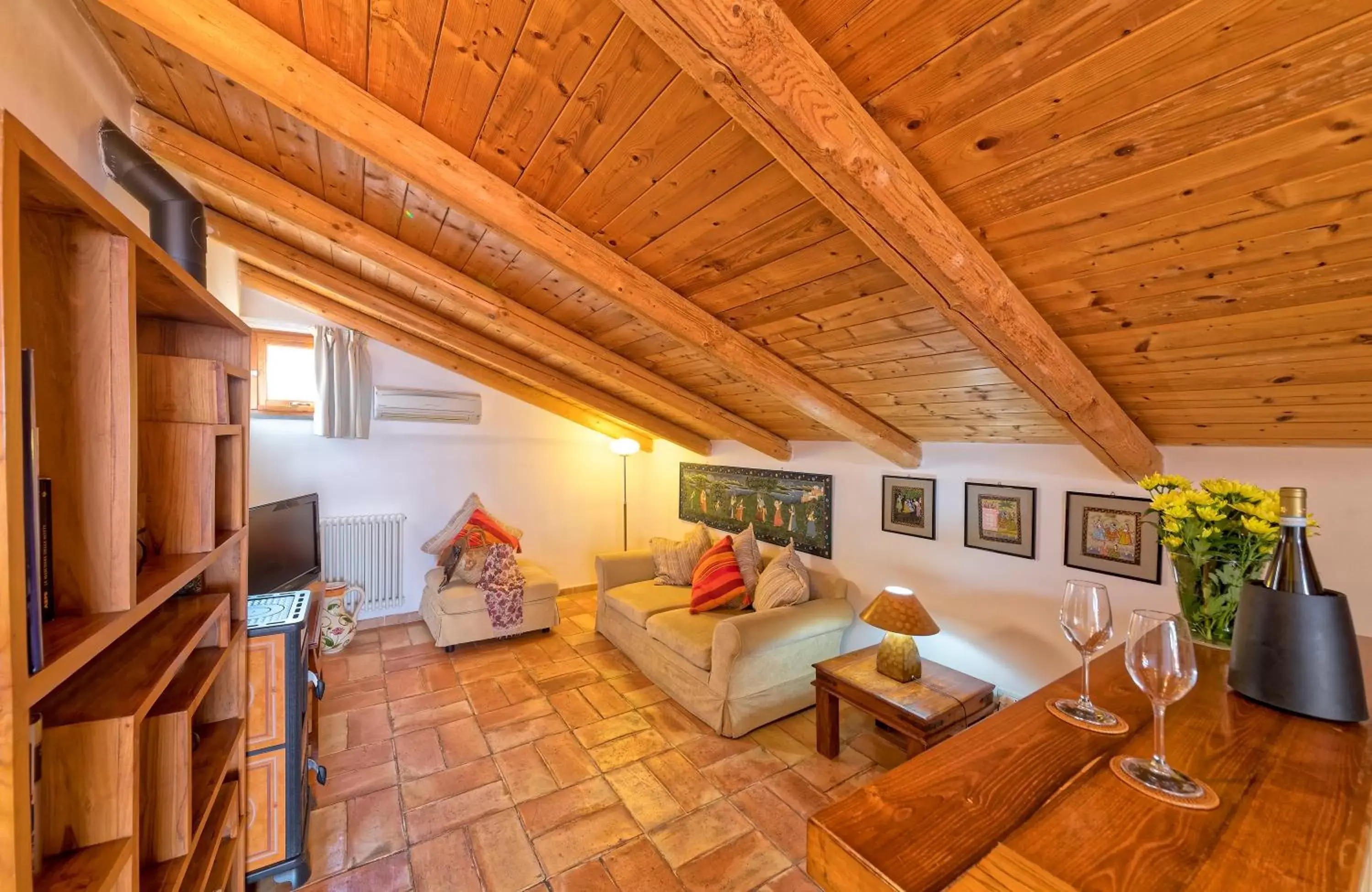 Library, Seating Area in Villa Lieta