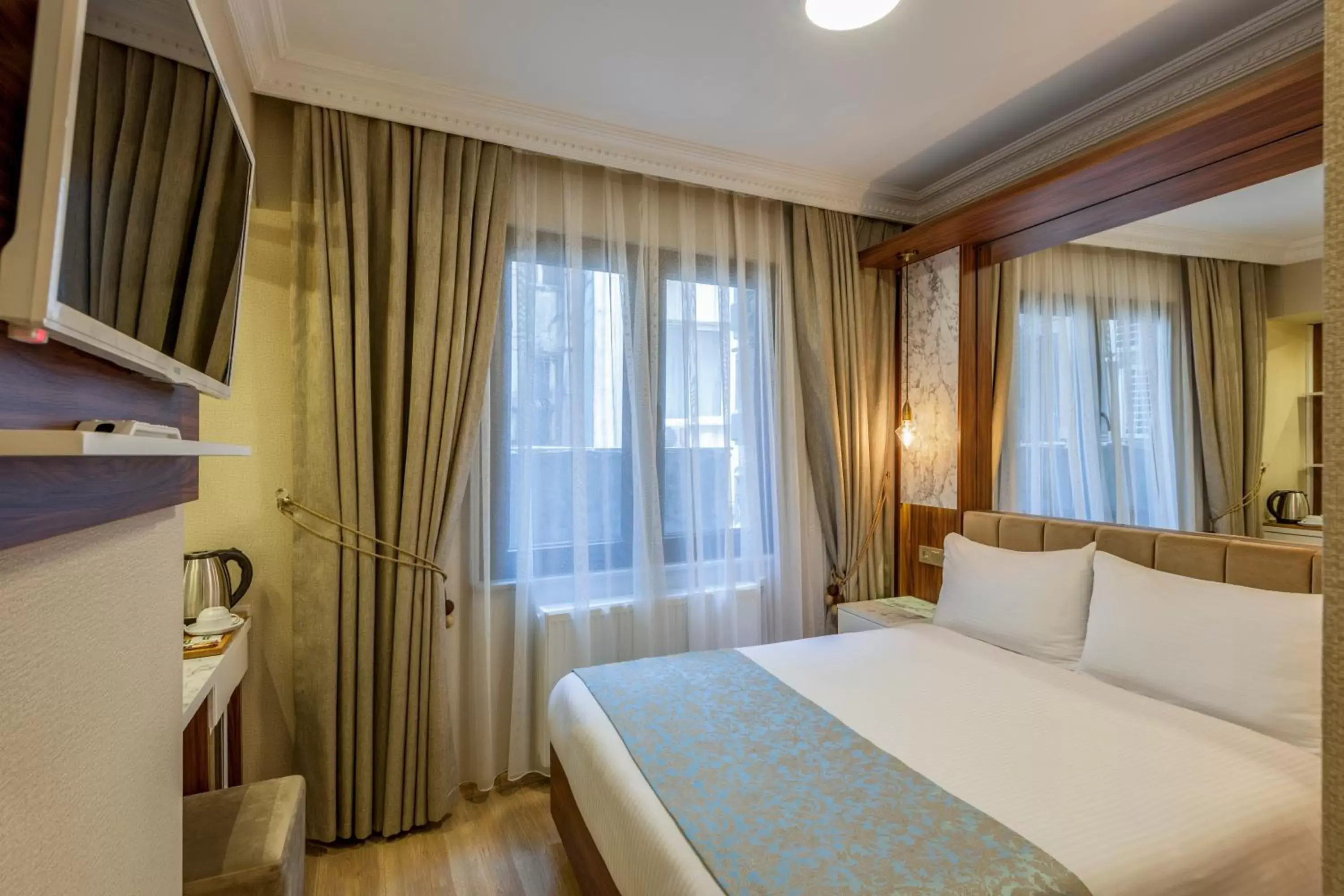 Bedroom, Bed in Kupeli Hotel