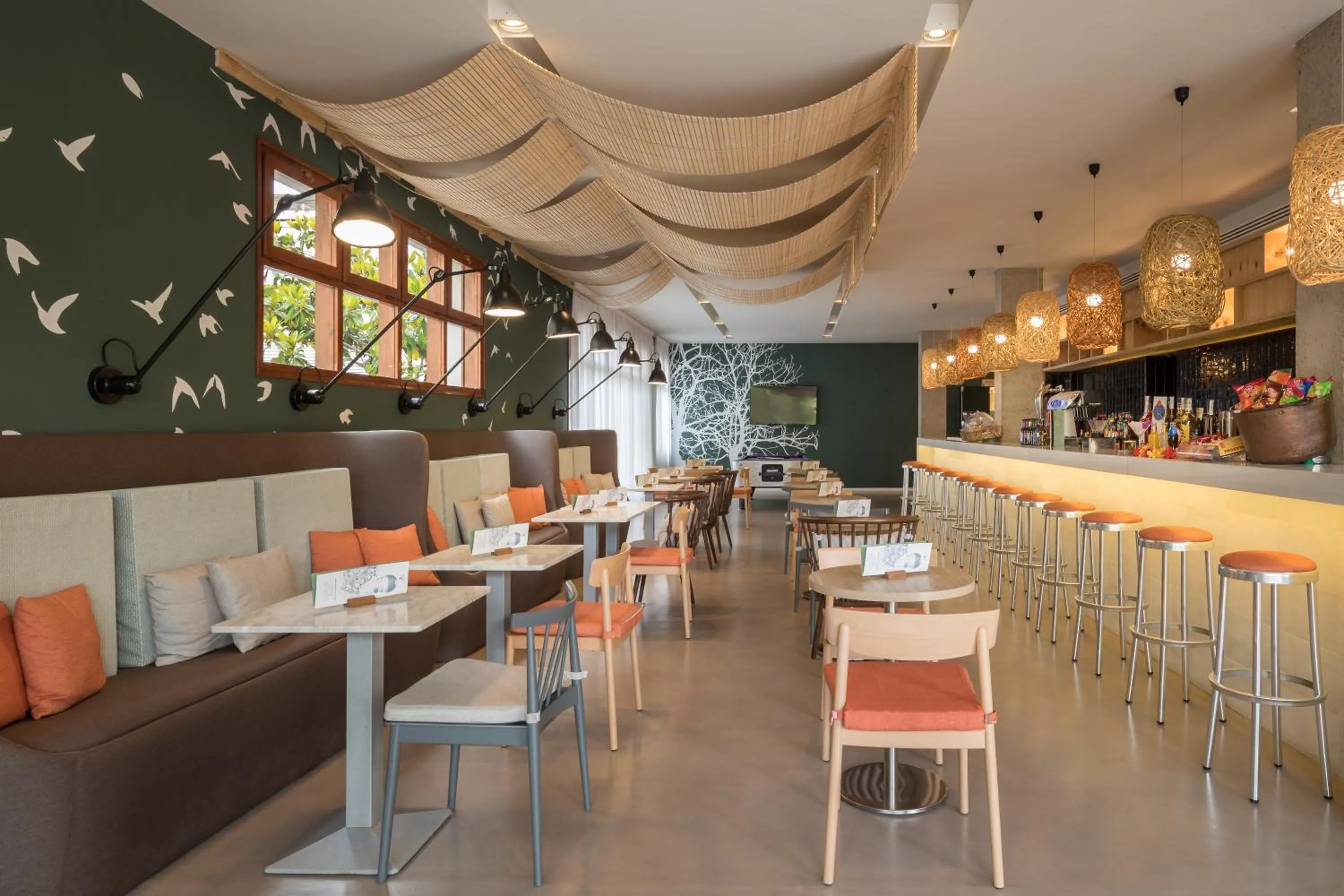 Lounge or bar in AQUA Hotel Bertran Park