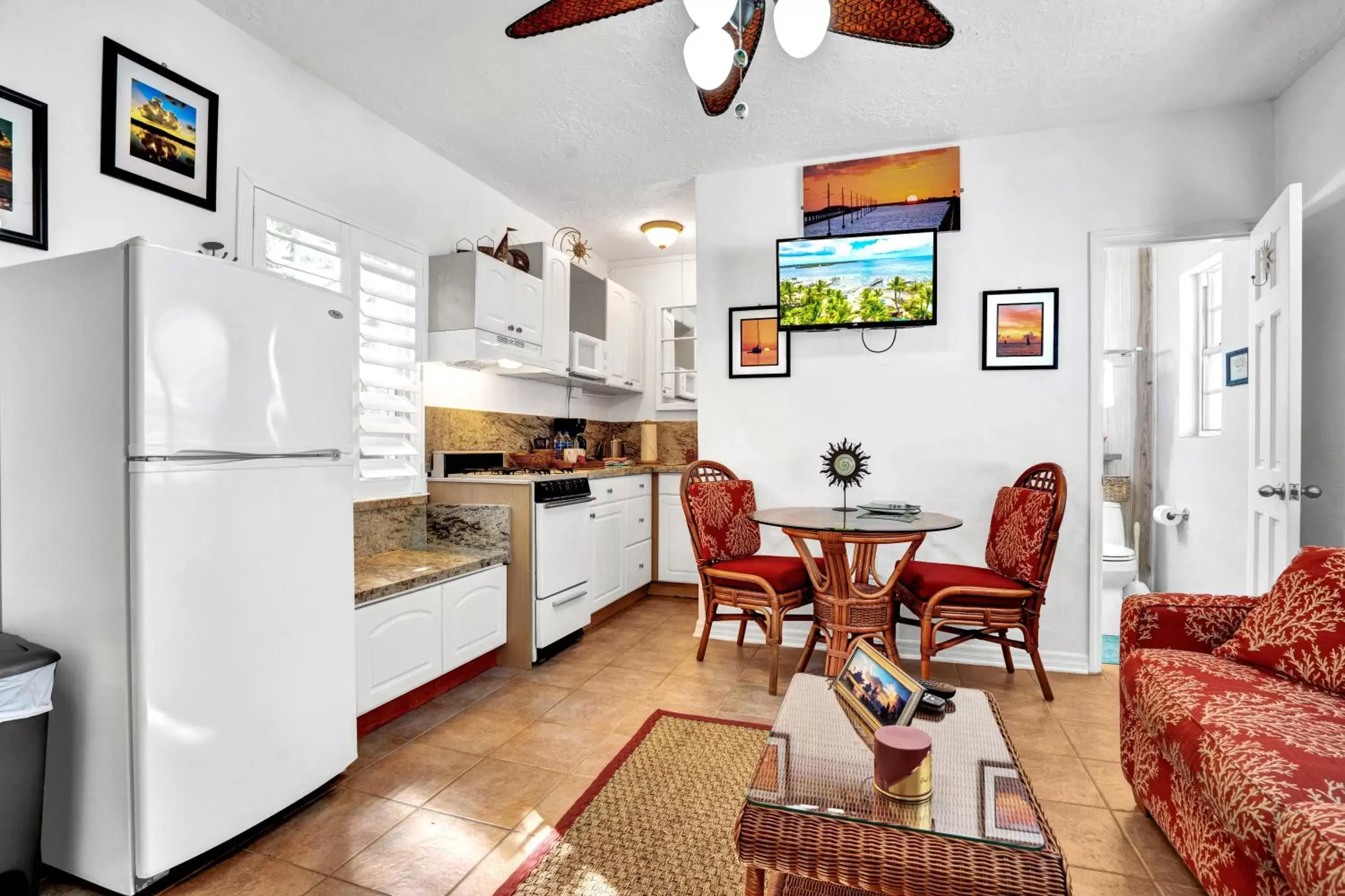 Kitchen or kitchenette, Kitchen/Kitchenette in Island Bay Resort