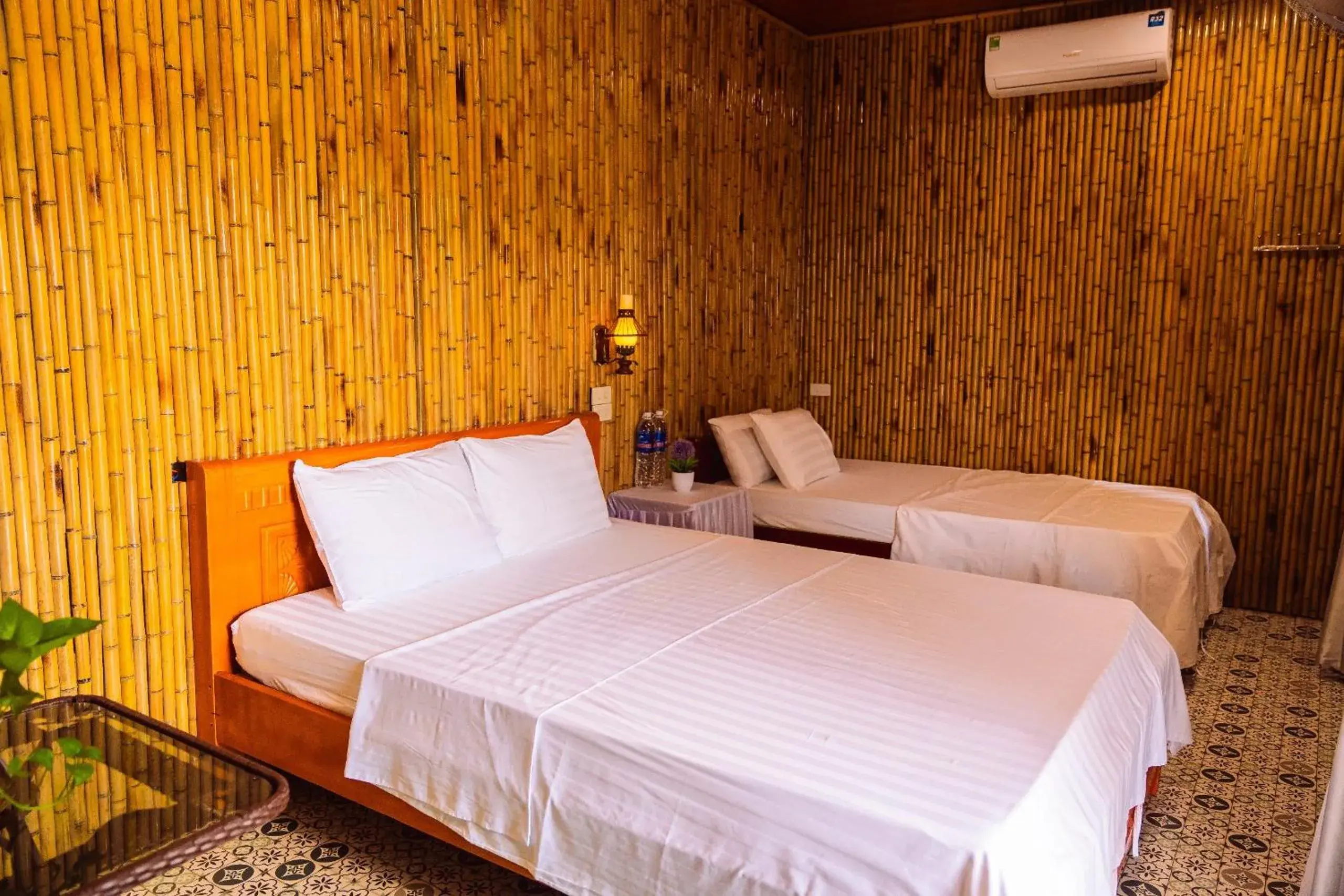 Photo of the whole room, Bed in Tam Coc Cat Luong Homestay