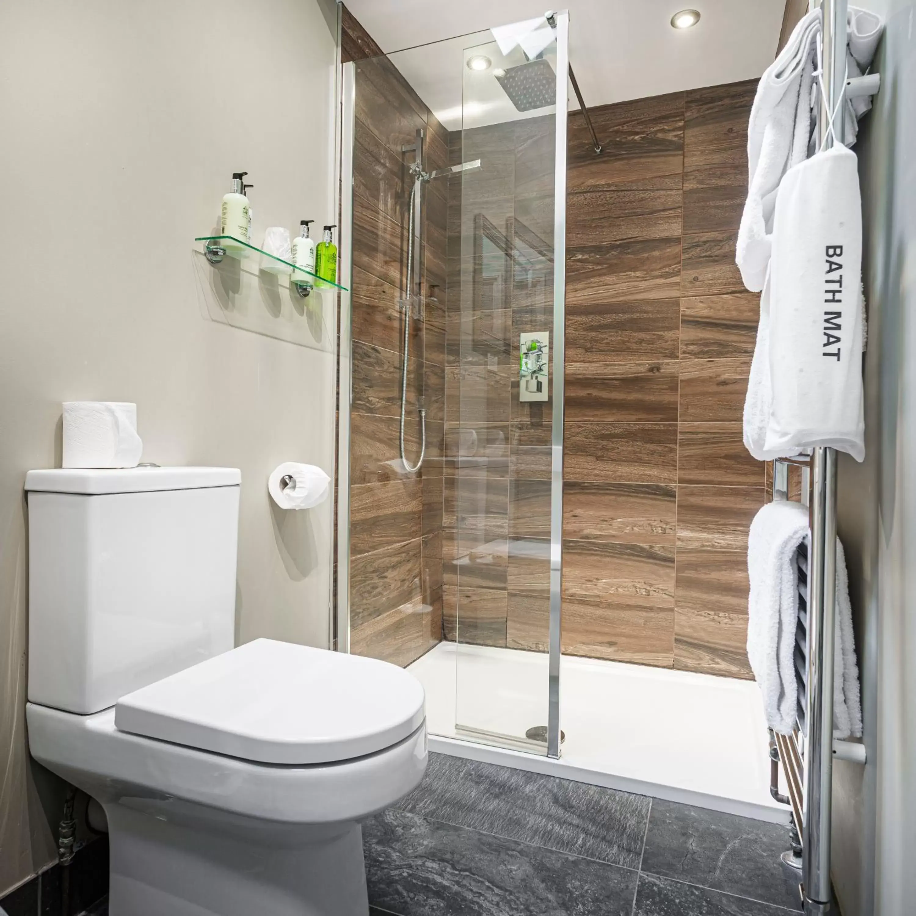 Bathroom in The Feathers Hotel, Helmsley, North Yorkshire