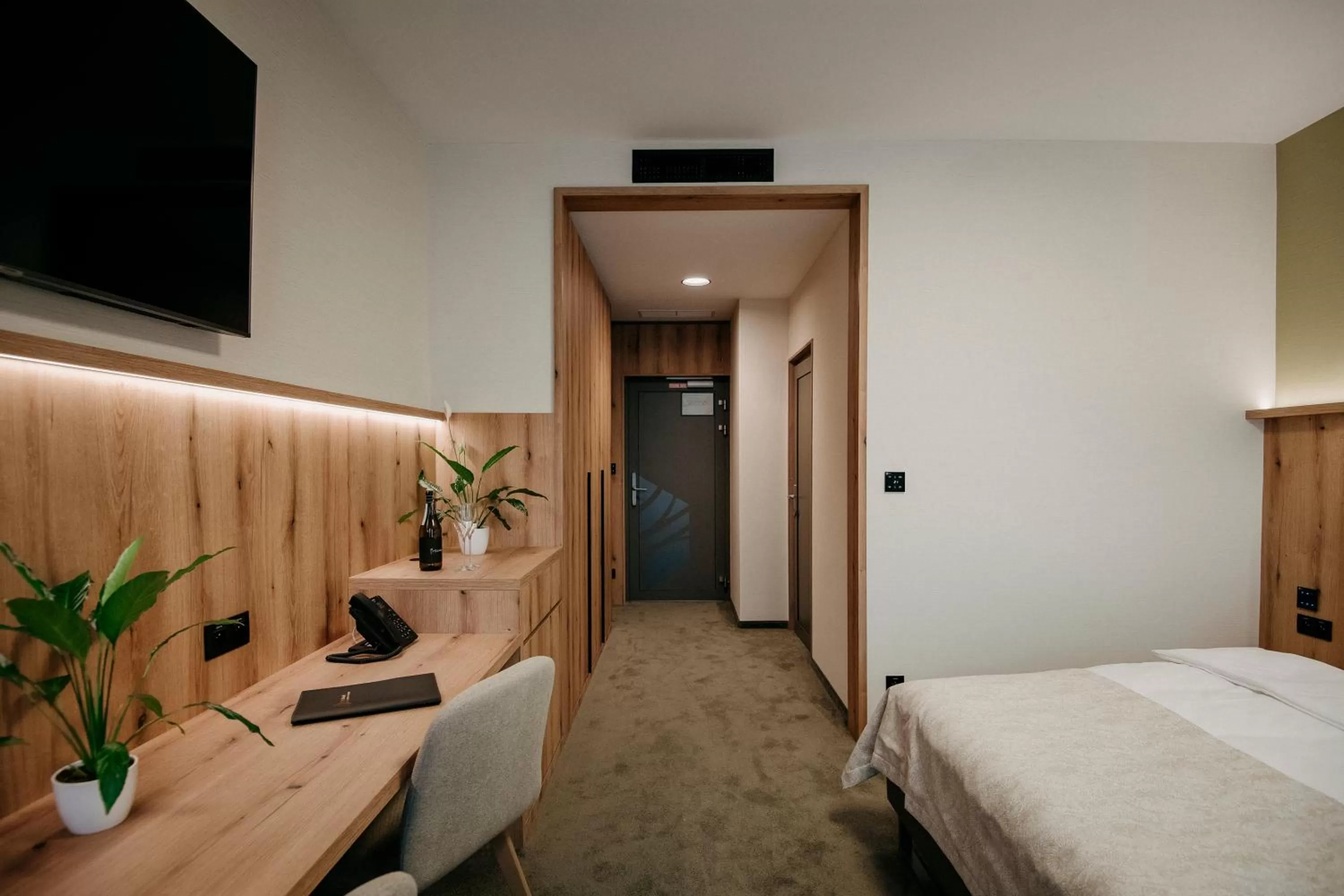 TV and multimedia, Bed in RM Hotel Wellness & Congress