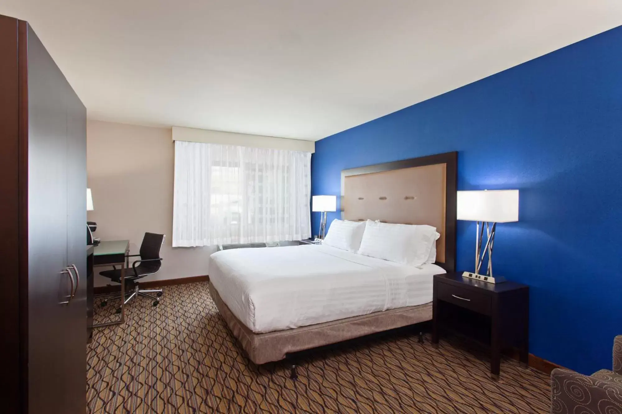 Photo of the whole room, Bed in Holiday Inn Express Colton, an IHG Hotel