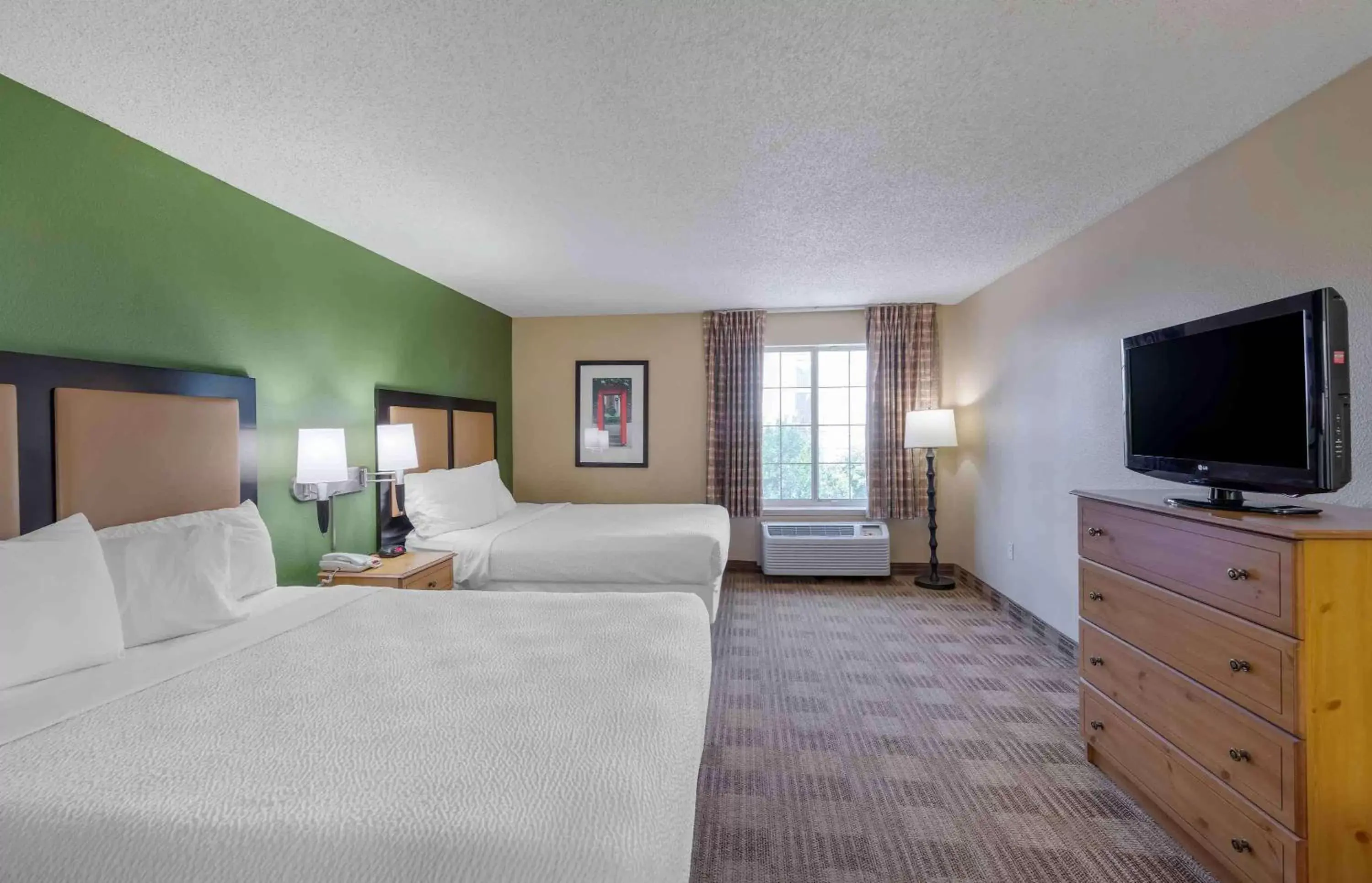 Bedroom, Bed in Extended Stay America Suites - Los Angeles - Glendale