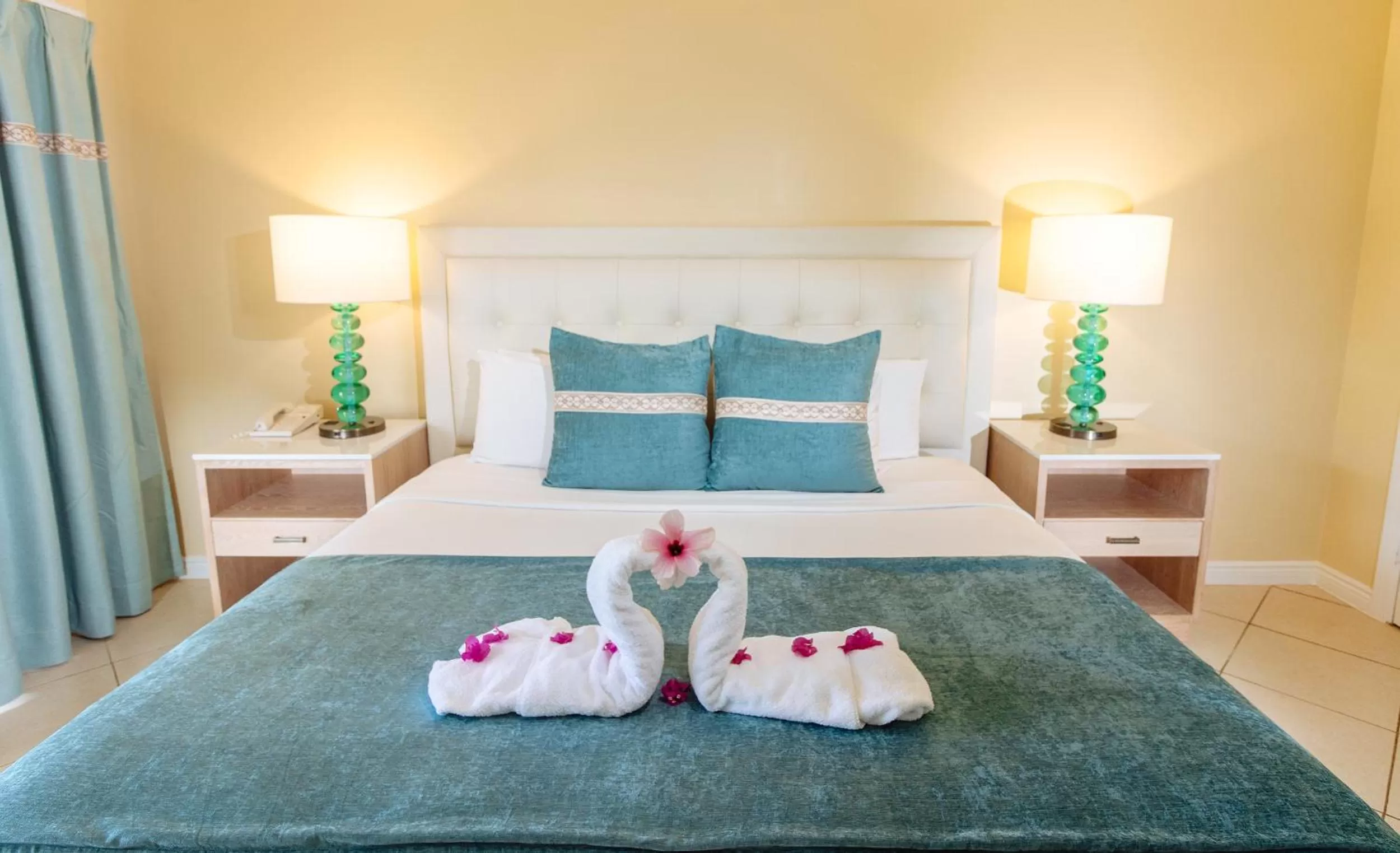 Bed in Bay Gardens Beach Resort & Spa