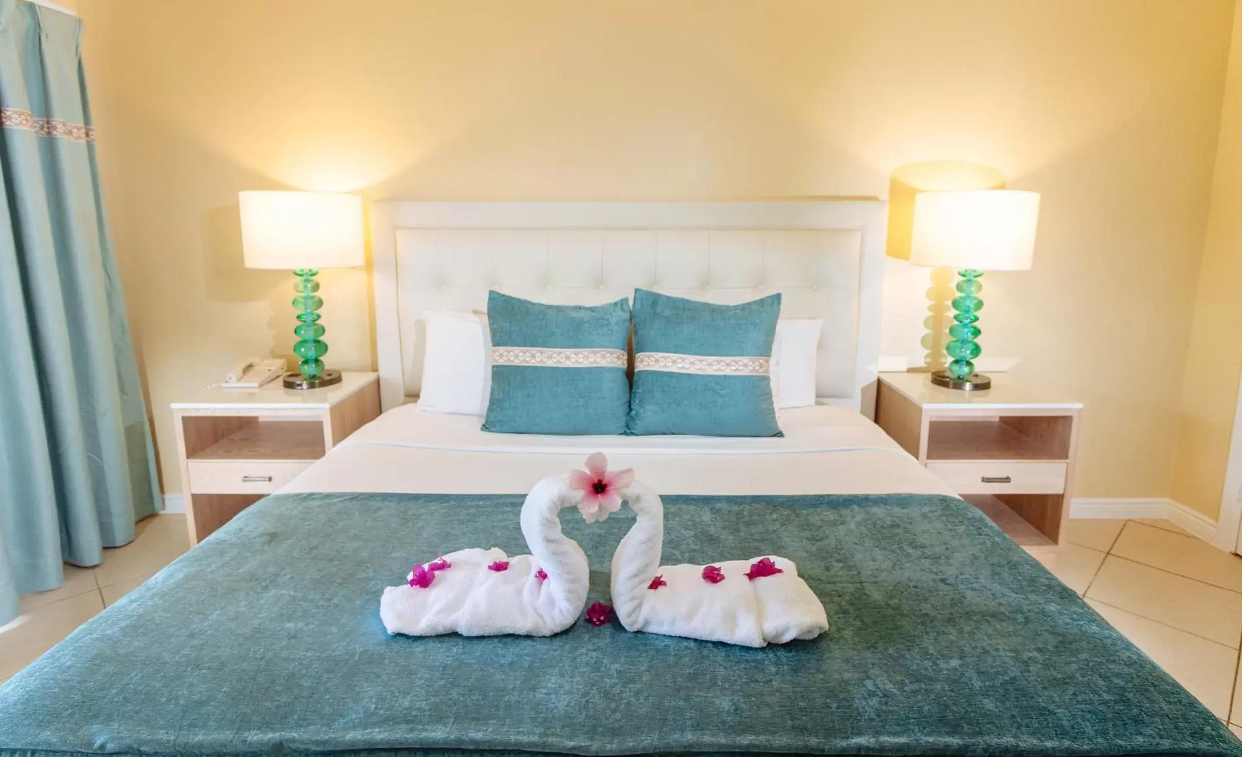 Bed in Bay Gardens Beach Resort & Spa Bed in Bay Gardens Beach Resort & Spa