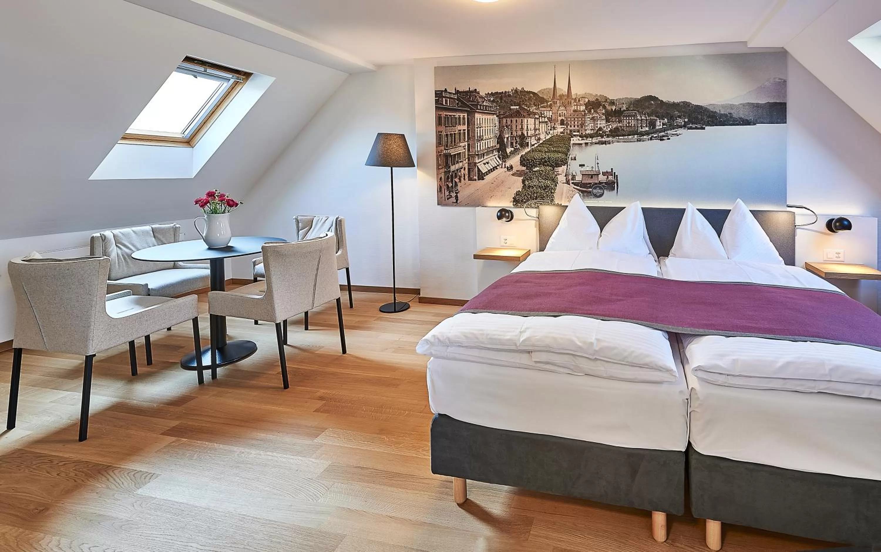 Photo of the whole room, Bed in Hotel Central Luzern