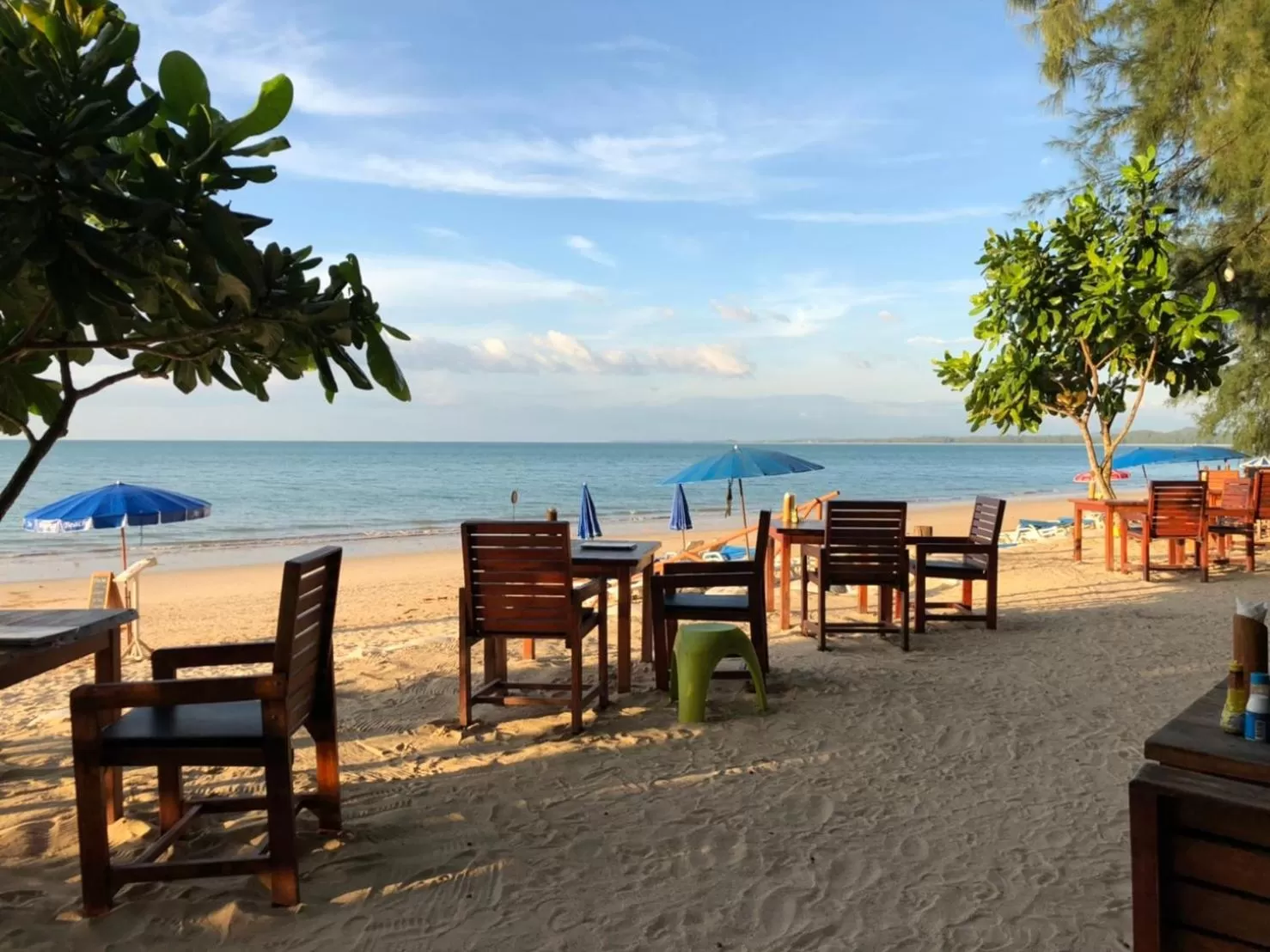 Restaurant/places to eat in Ao Thong beach Resort