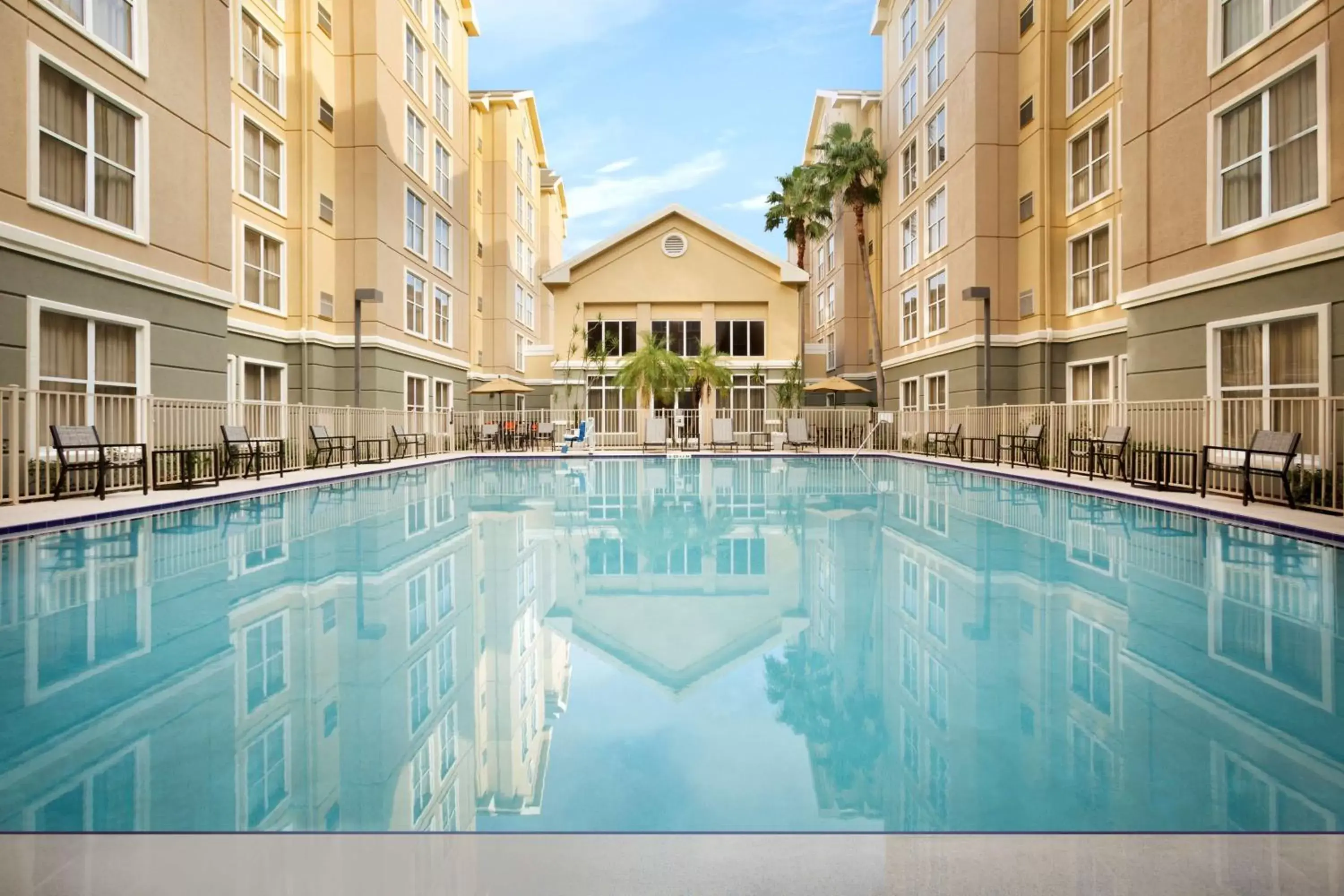 Pool view, Swimming Pool in Homewood Suites by Hilton Orlando-Intl Drive/Convention Ctr