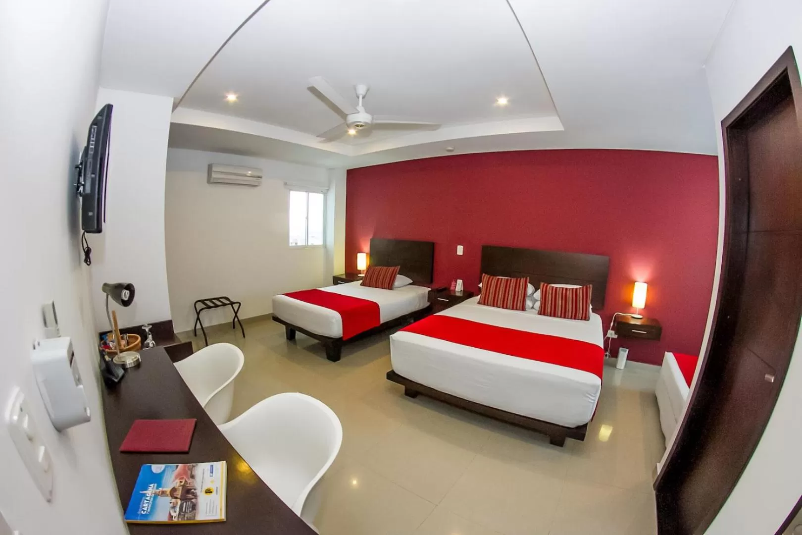 Photo of the whole room, Bed in Hotel Buenos Aires