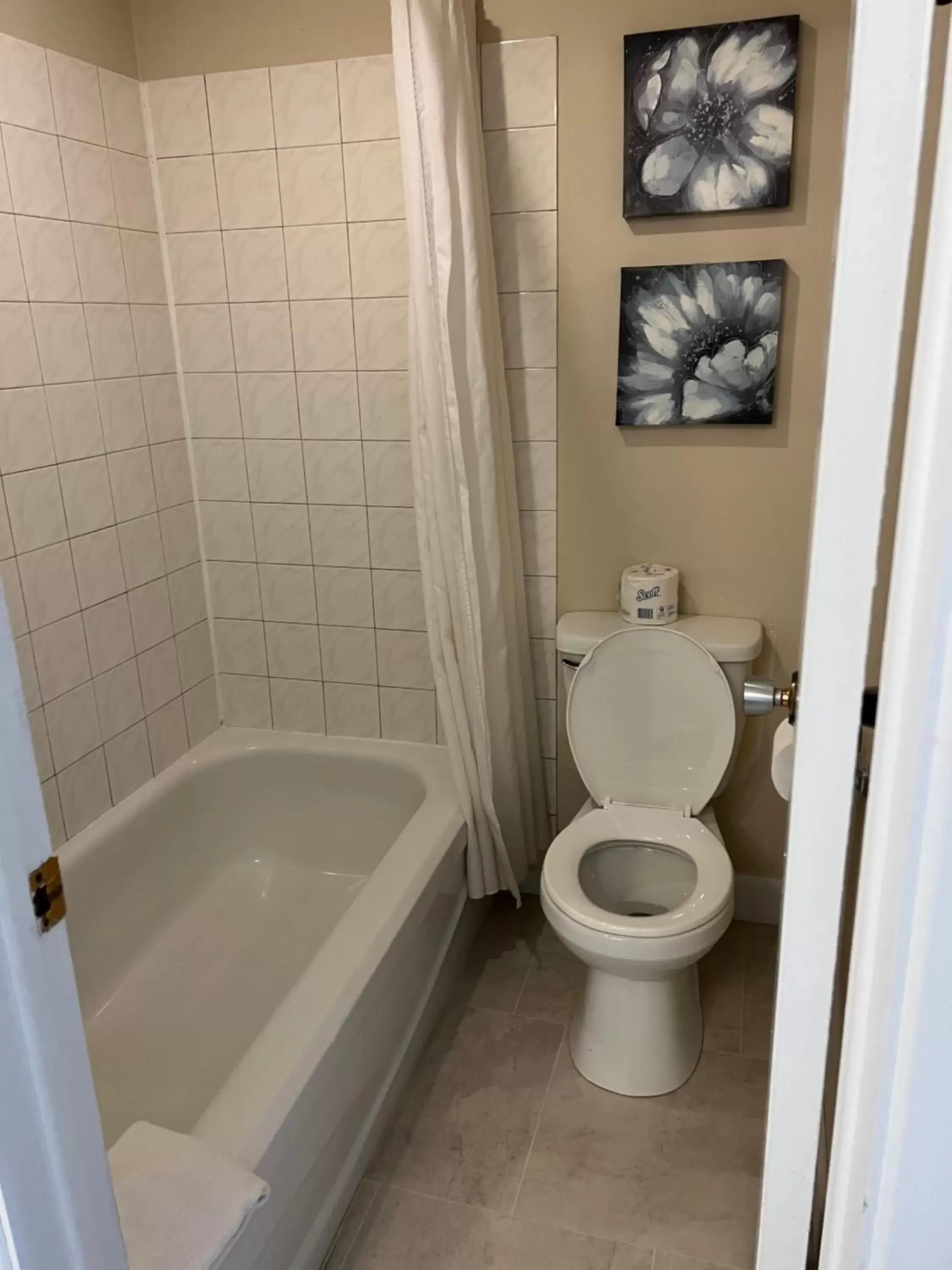 Bathroom in Motel du rosier