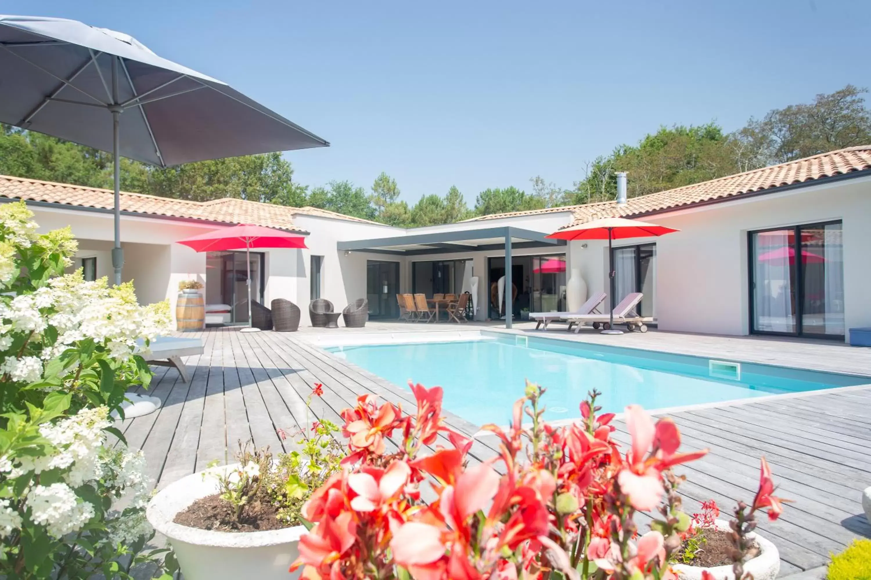 Property building, Swimming Pool in Dune et Coquelicot