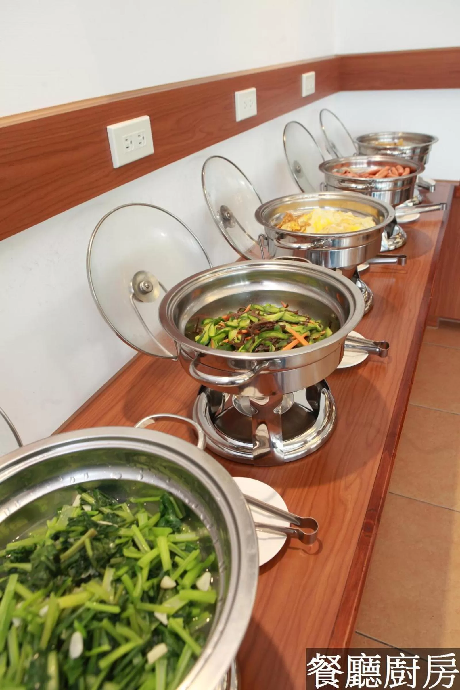 Restaurant/places to eat in Hotel Lohas