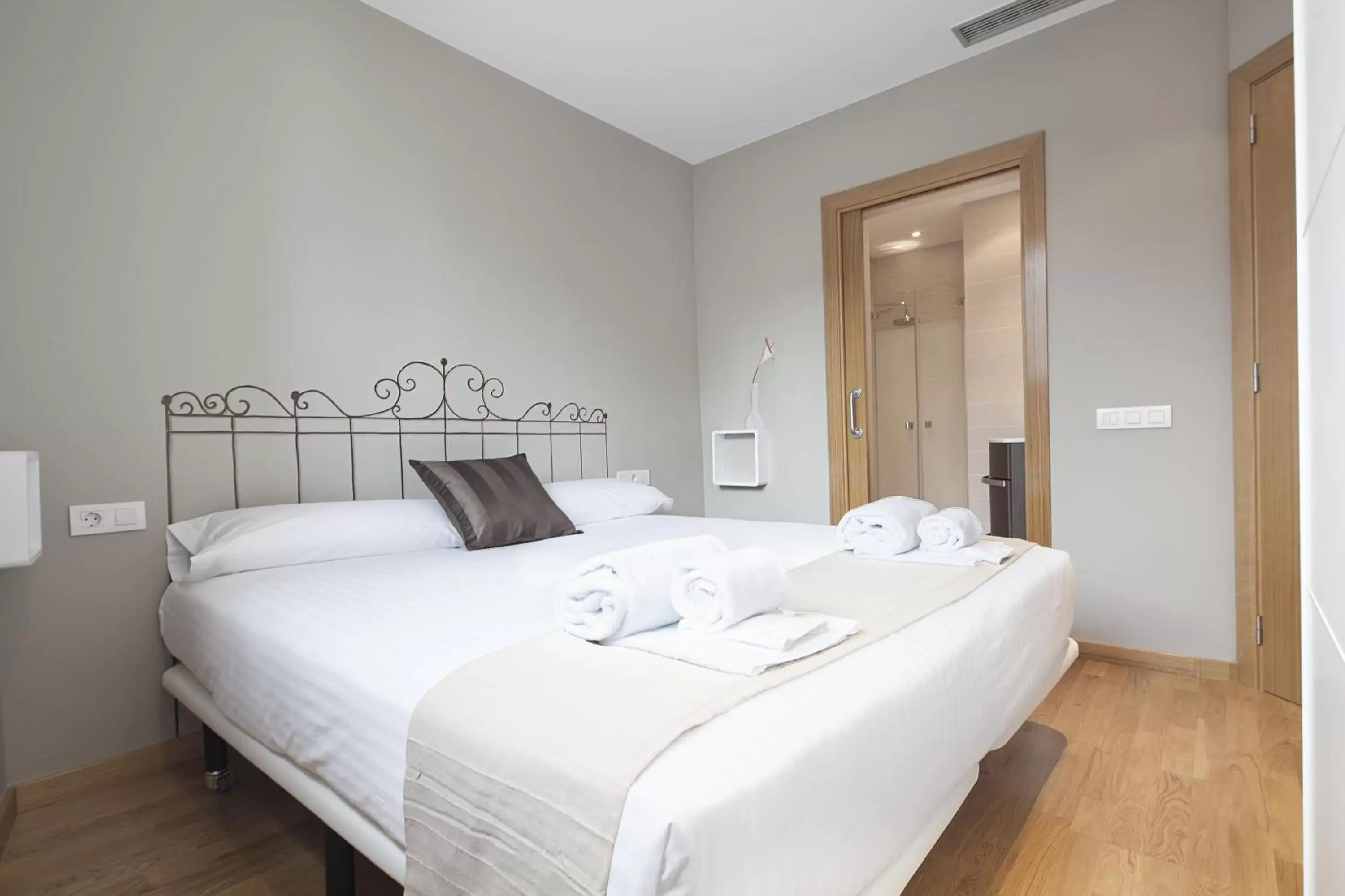 Bedroom, Bed in Hotel Acta Laumon