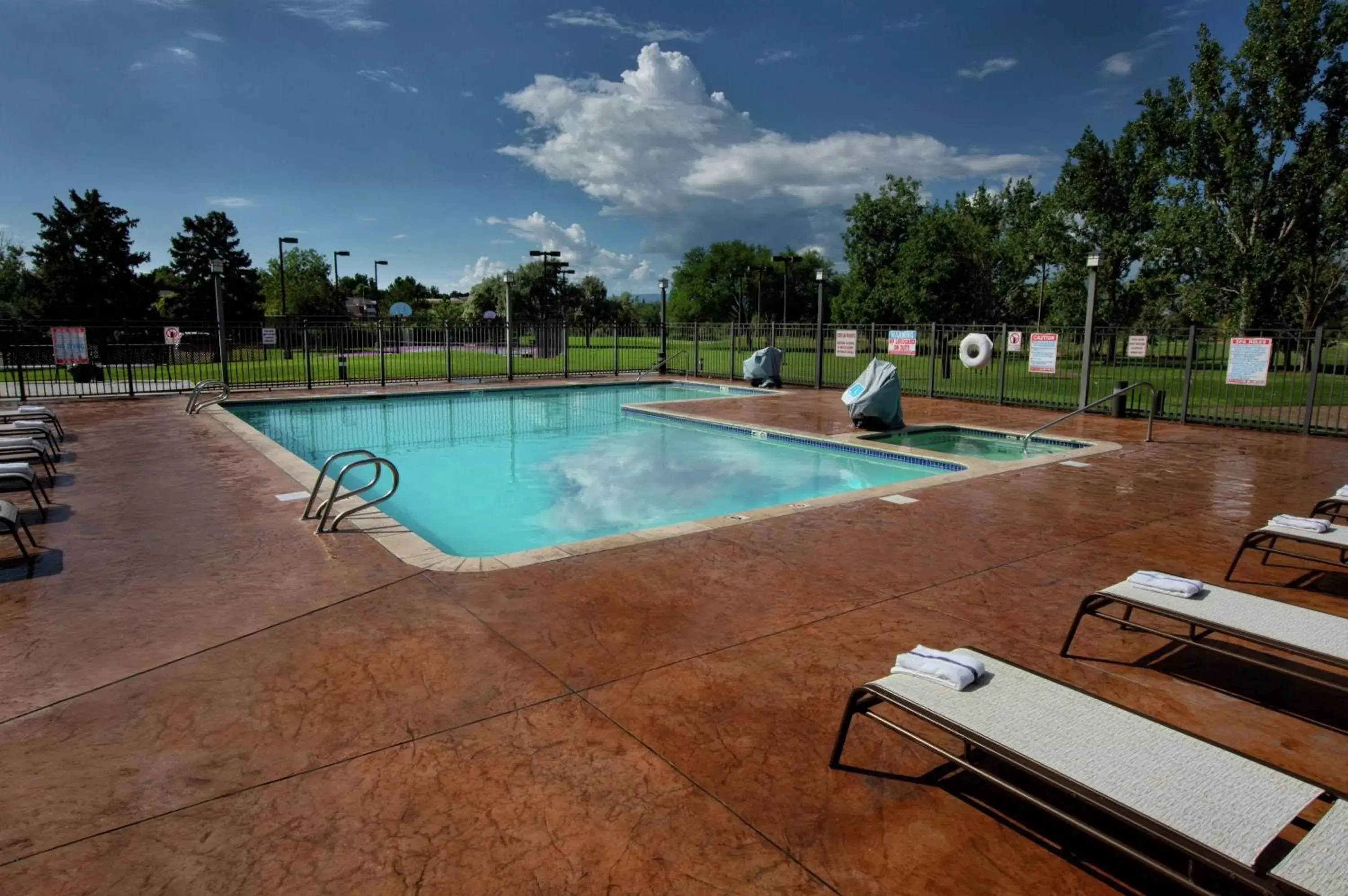 Swimming Pool in DoubleTree by Hilton Grand Junction