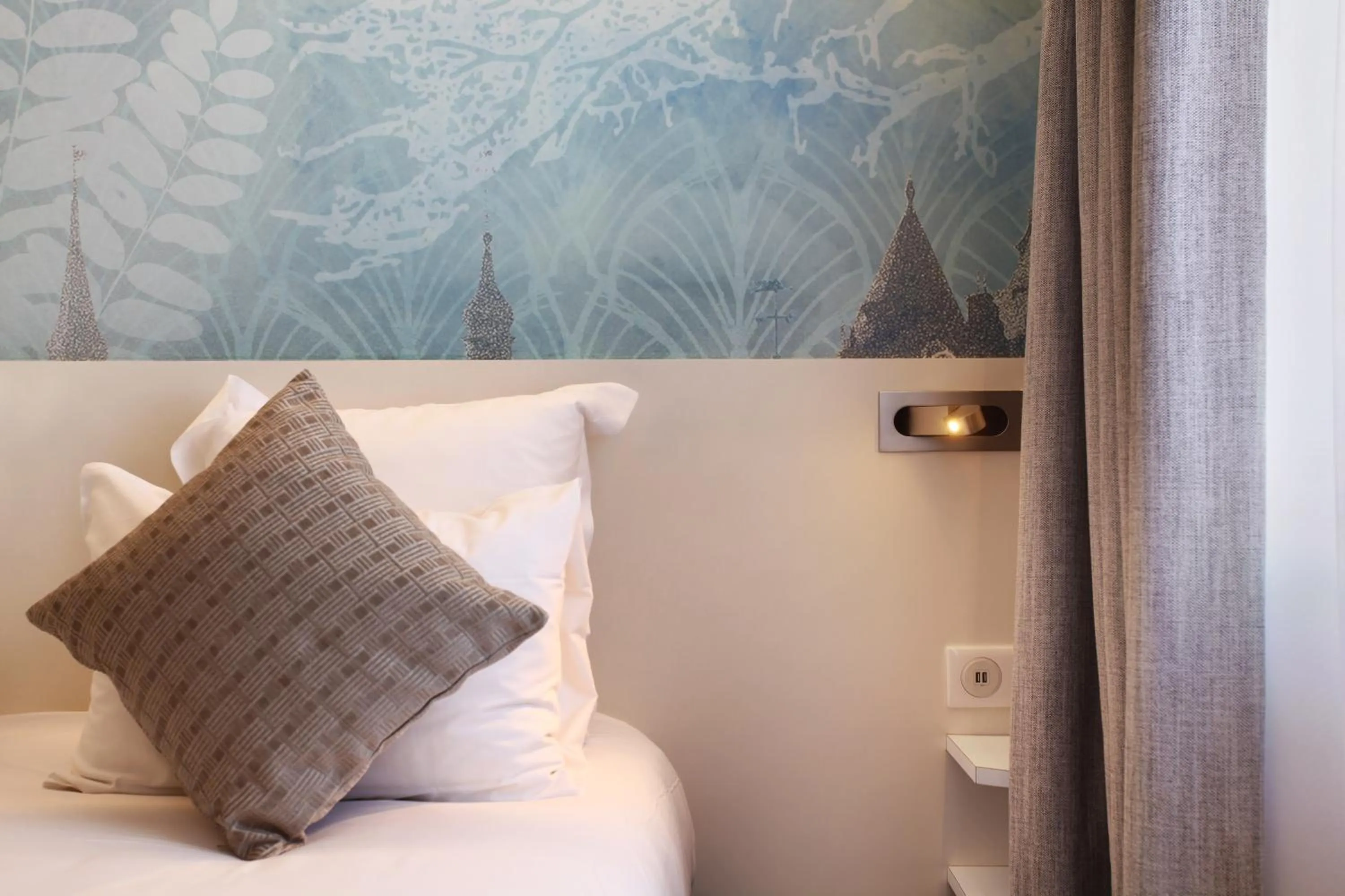 Bed in Hotel Apolonia Paris Mouffetard, Sure Hotel Collection by Best Western