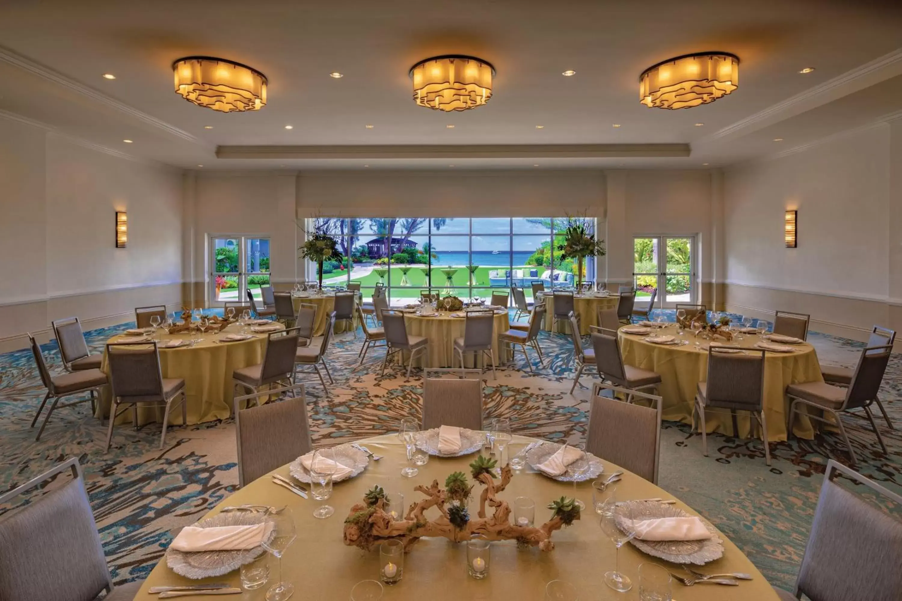 Meeting/conference room, Restaurant/Places to Eat in The Westin Grand Cayman Seven Mile Beach Resort & Spa