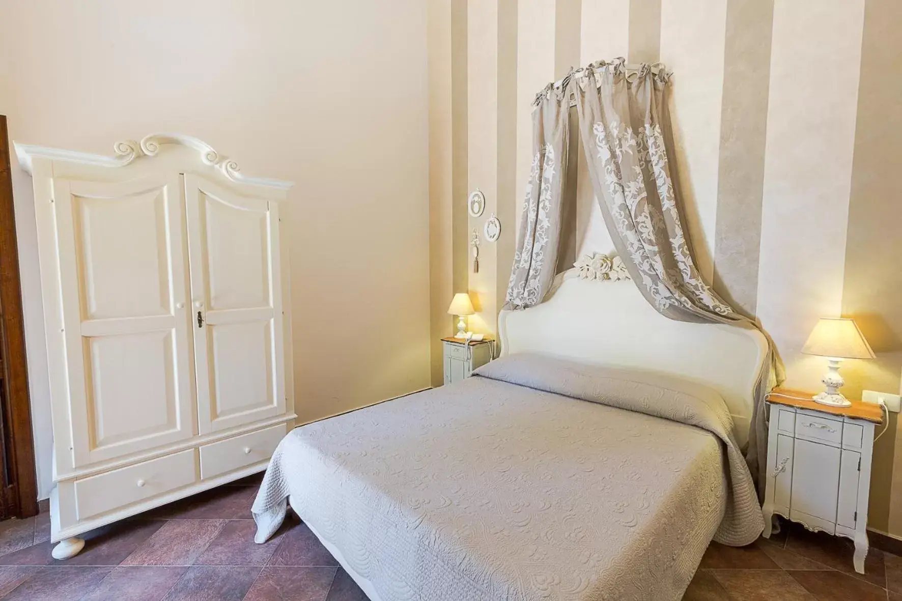 Photo of the whole room, Bed in Hotel Villa Calandrino