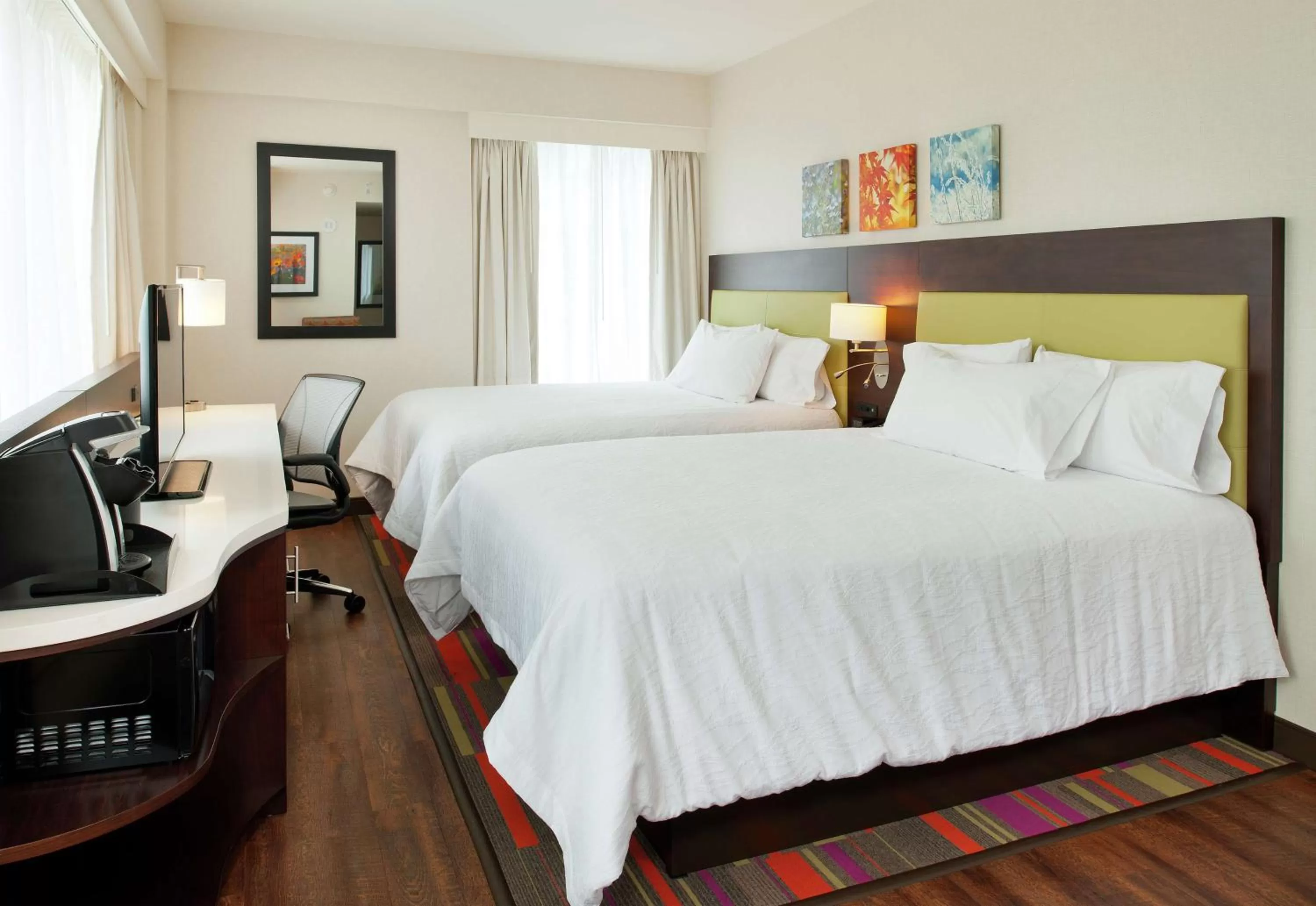 Bedroom, Bed in Hilton Garden Inn Pittsburgh Downtown