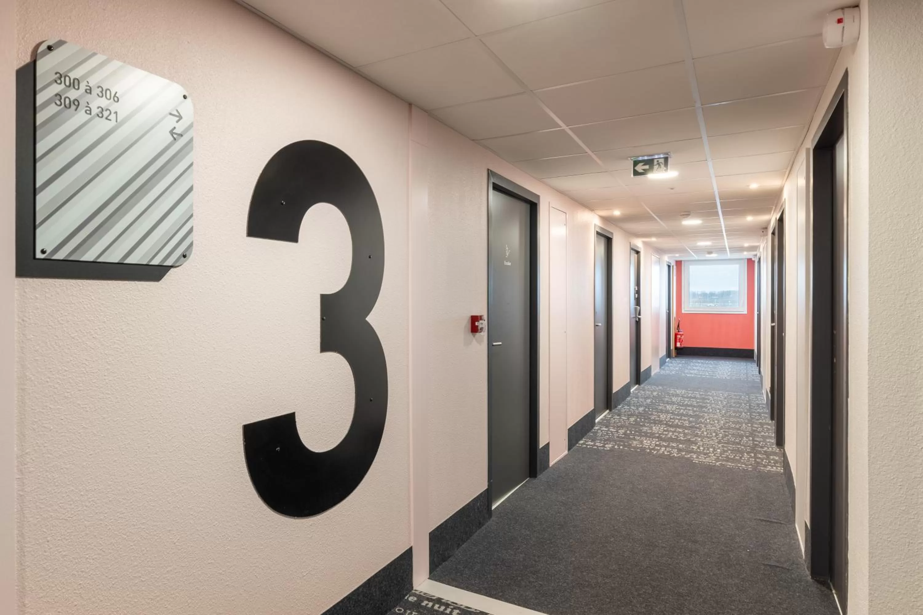 Decorative detail in B&B HOTEL Bourg-en-Bresse Viriat