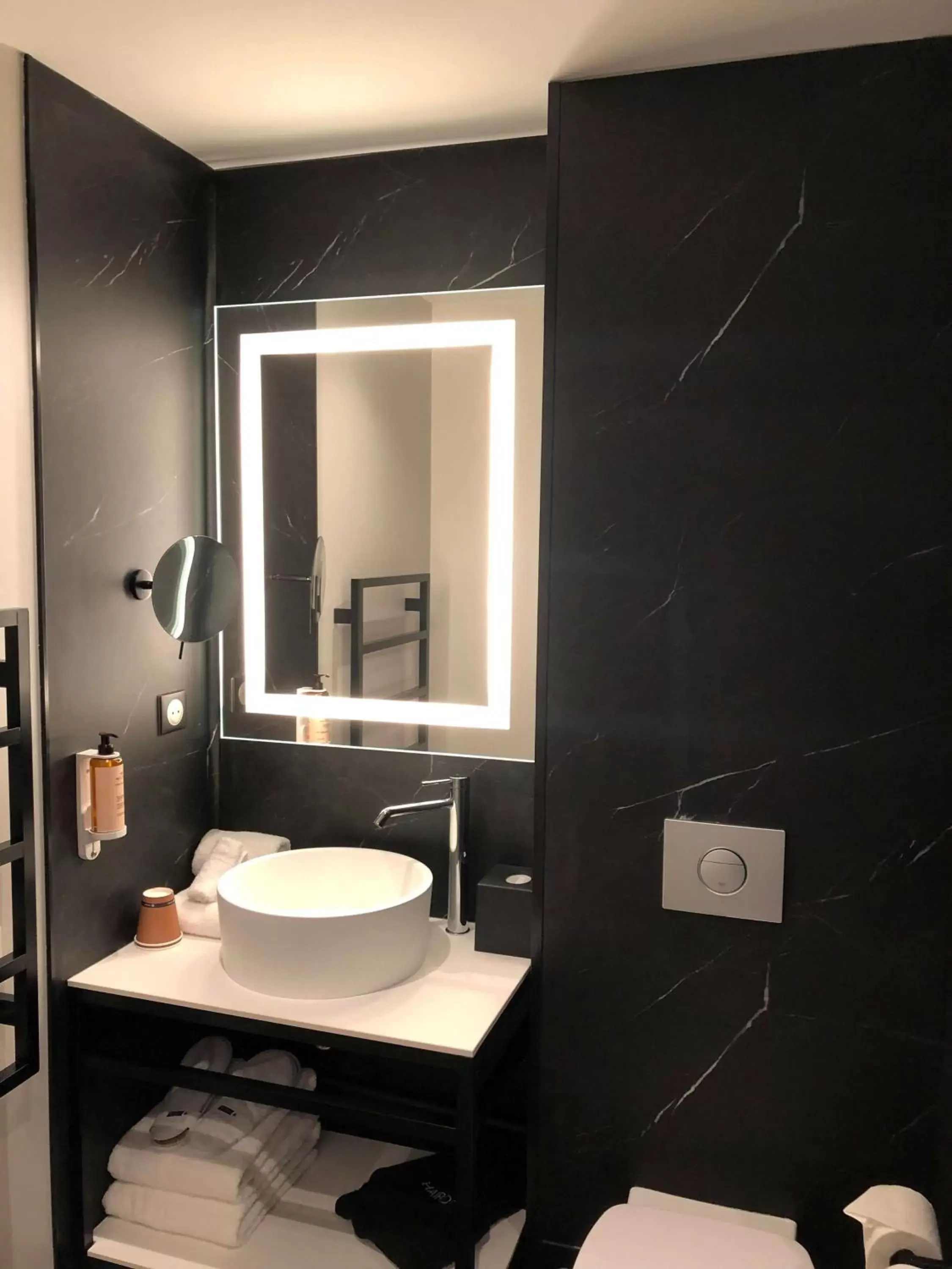 Shower, Bathroom in Best Western Plus Le Conquerant Rouen Nord