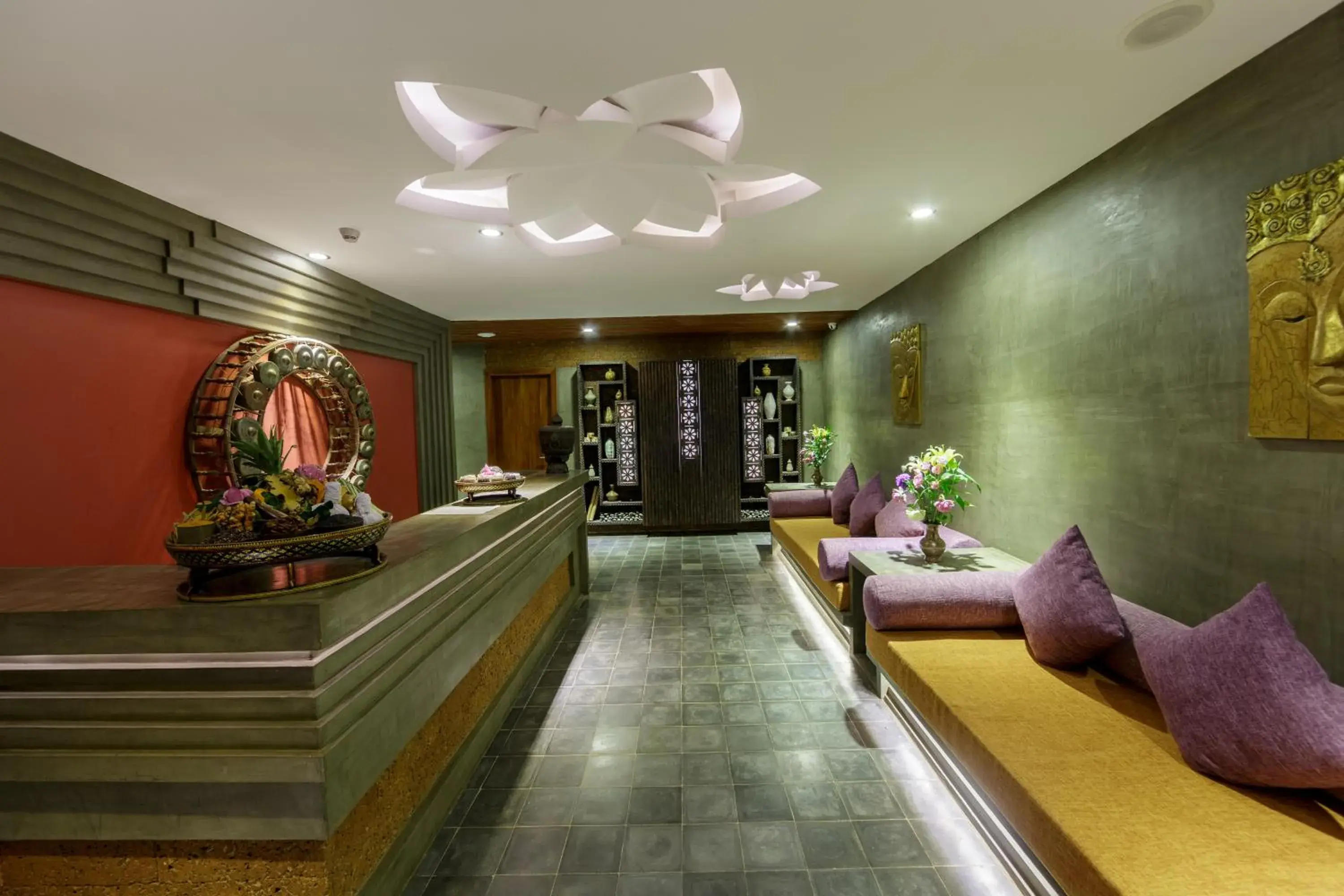 Massage, Lobby/Reception in Golden Temple Boutique