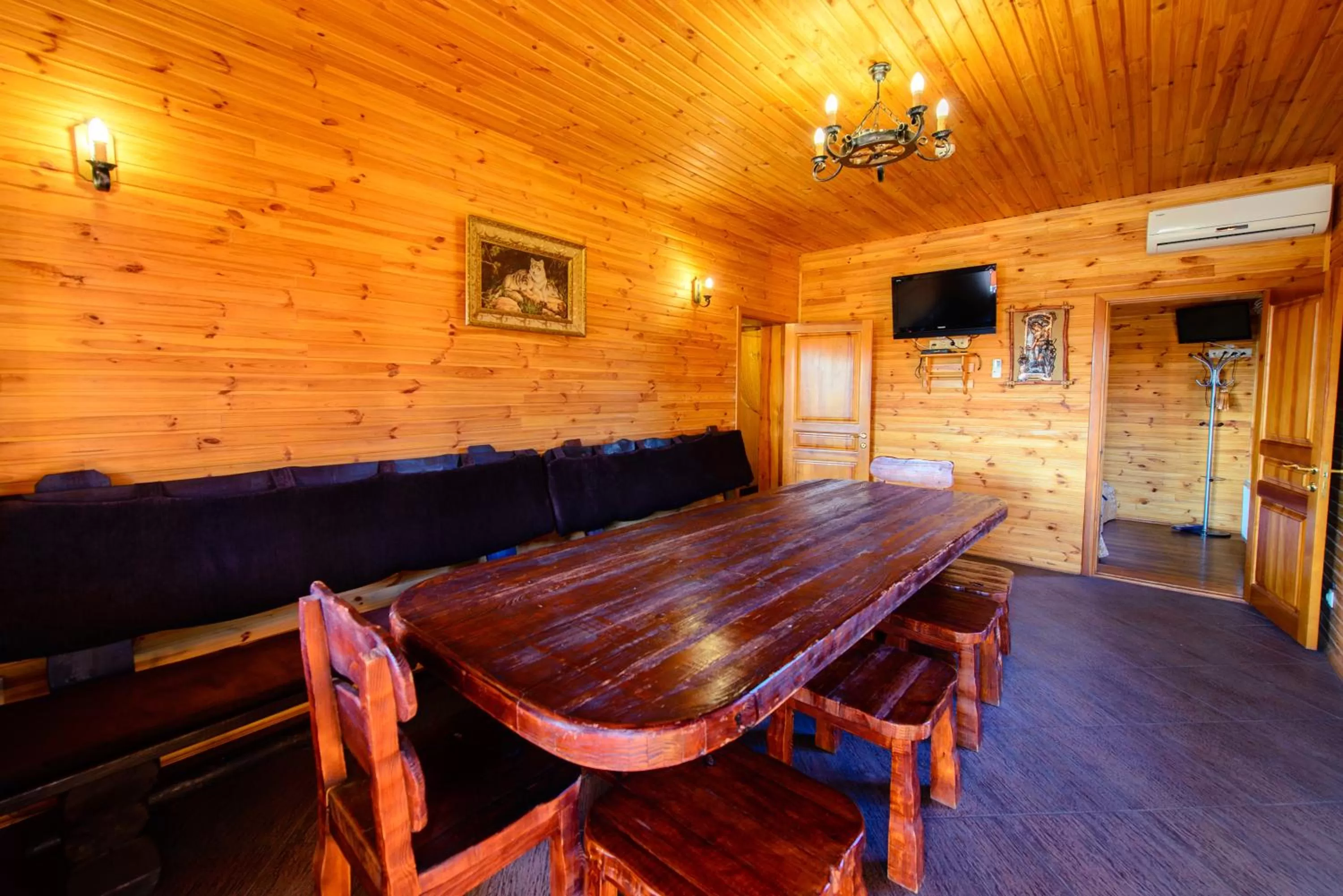 Sauna, Restaurant/Places to Eat in Petrovskyi Brovar