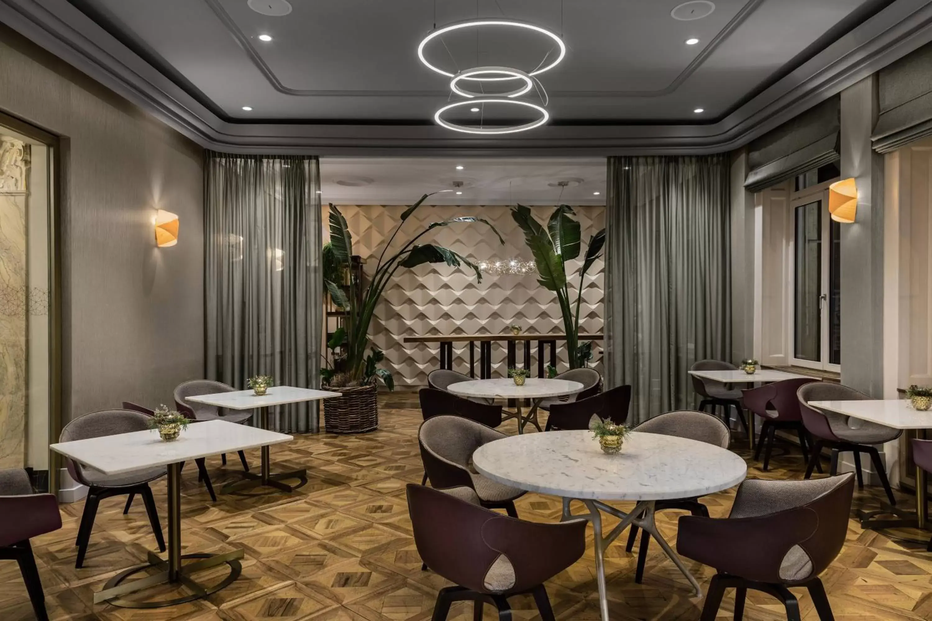 Living room, Restaurant/Places to Eat in The Ritz-Carlton Hotel de la Paix, Geneva