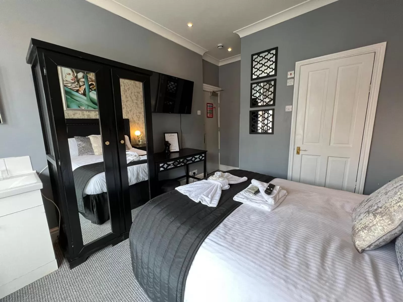 Bed in McGraths Hotel & Public Bar