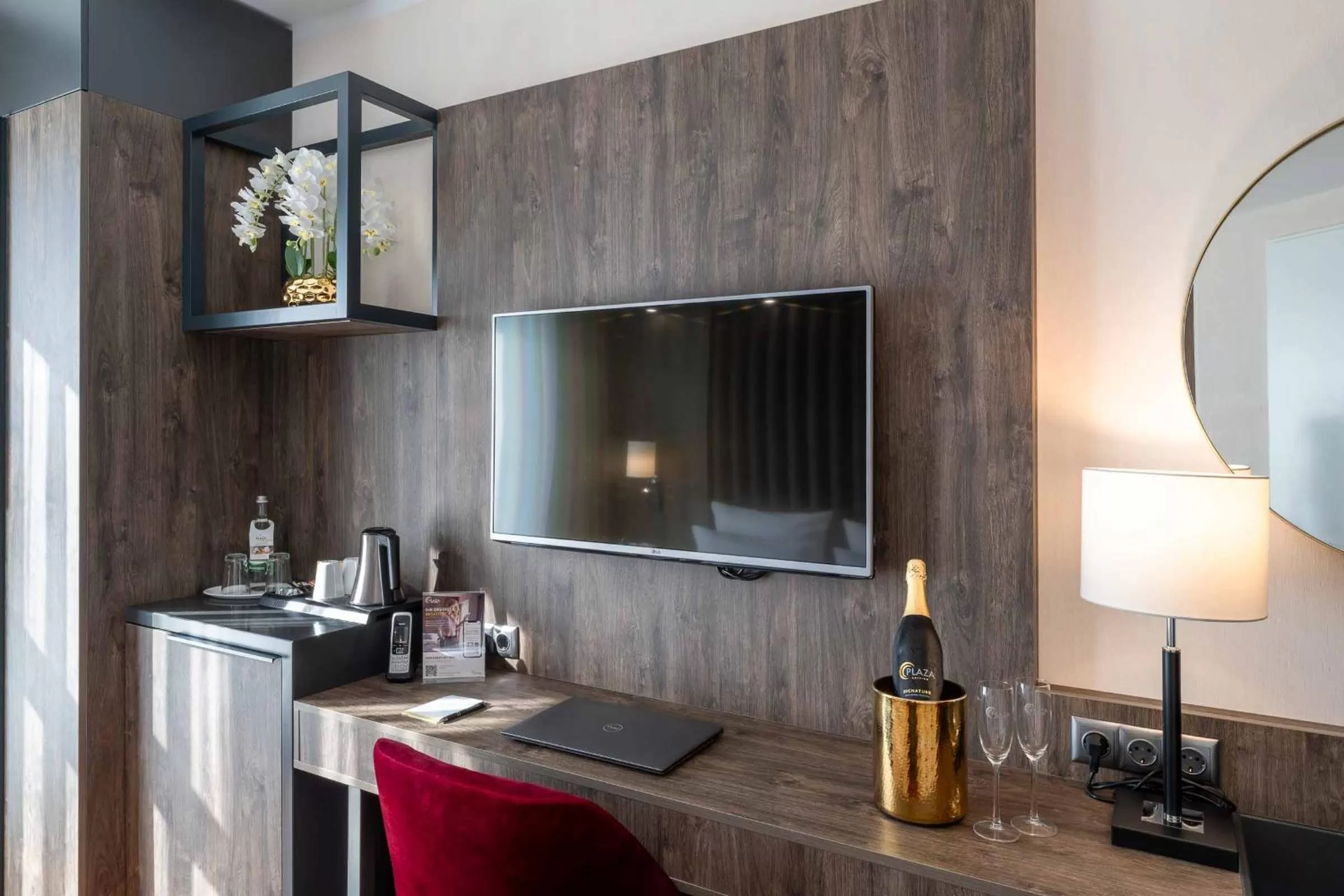 TV and multimedia in PLAZA Premium Karlsruhe