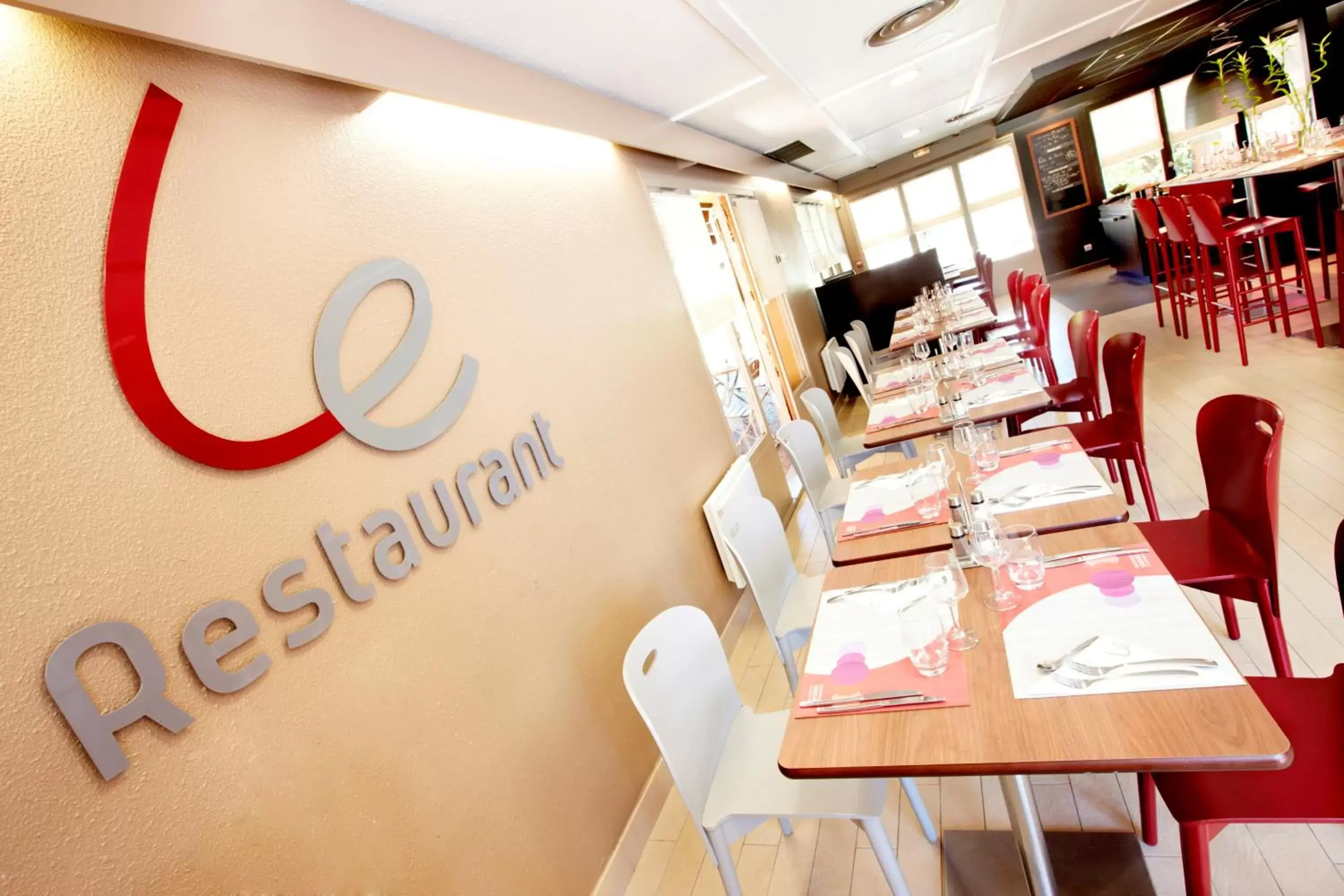 Restaurant/Places to Eat in Campanile Lille Nord Wasquehal