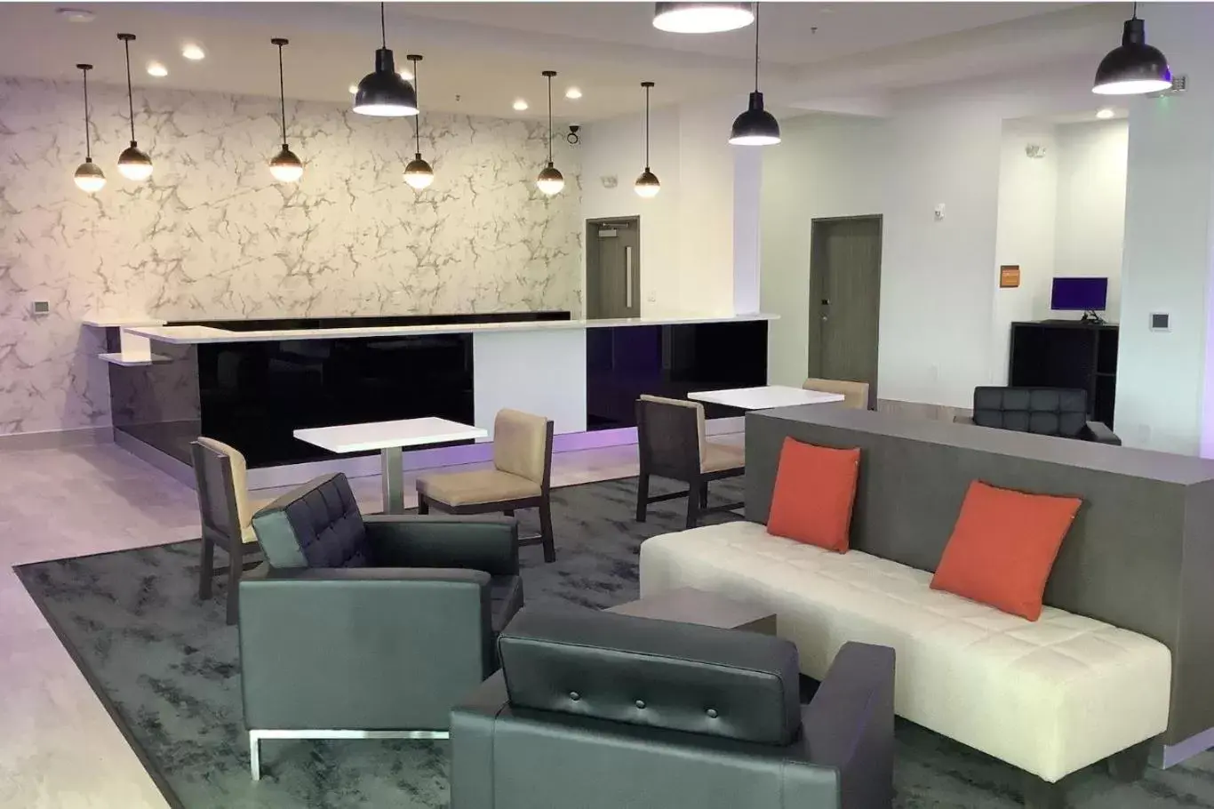 Seating area, Lobby/Reception in La Quinta Inn & Suites by Wyndham Corpus Christi Southeast
