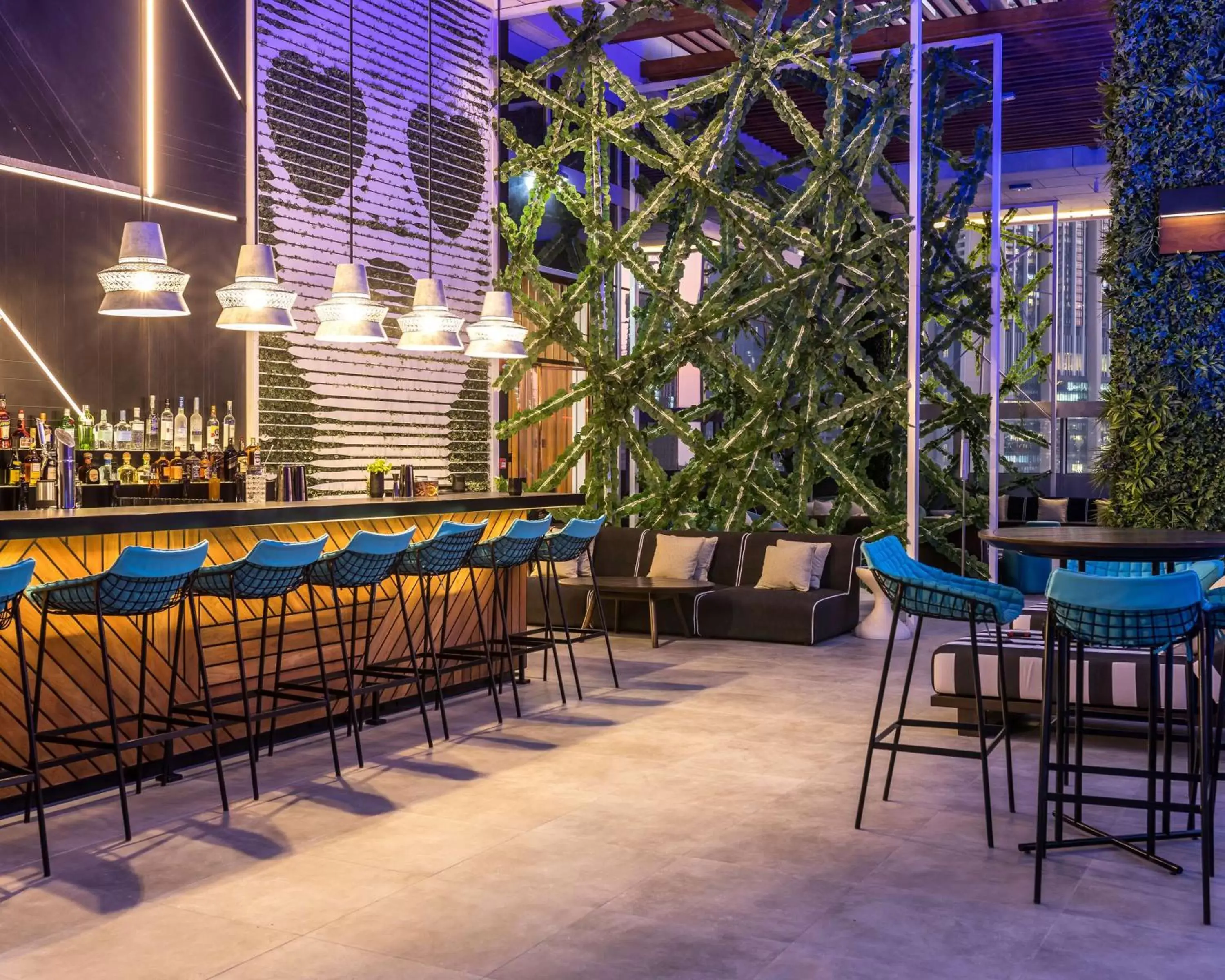 Lounge or bar in Waldorf Astoria Dubai International Financial Centre