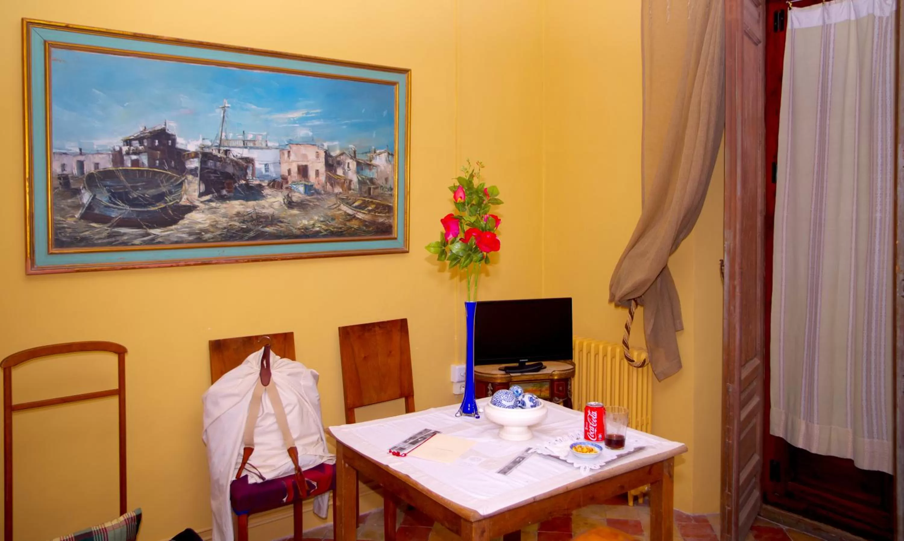 TV/Entertainment Center in Olmitos 3 Hotel boutique, Casa-Palacio