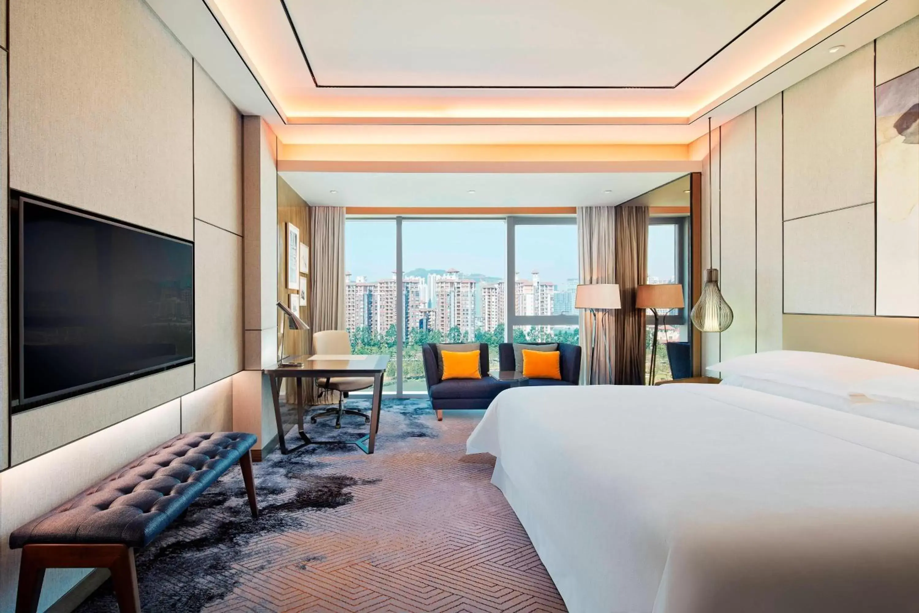 Photo of the whole room, TV/Entertainment Center in Sheraton Guangzhou Nansha Hotel