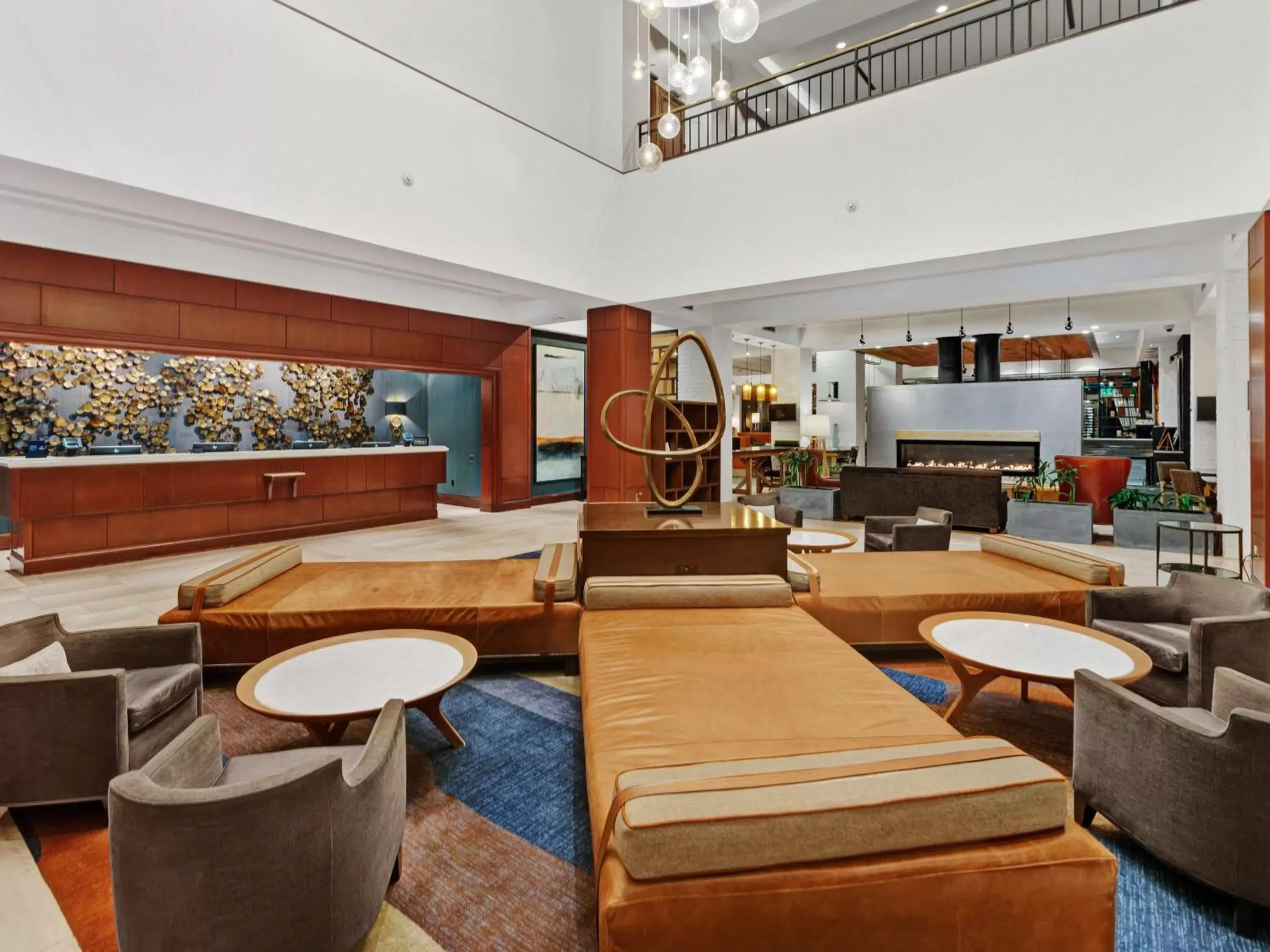 Lobby or reception, Lounge/Bar in Hilton Harrisburg near Hershey Park