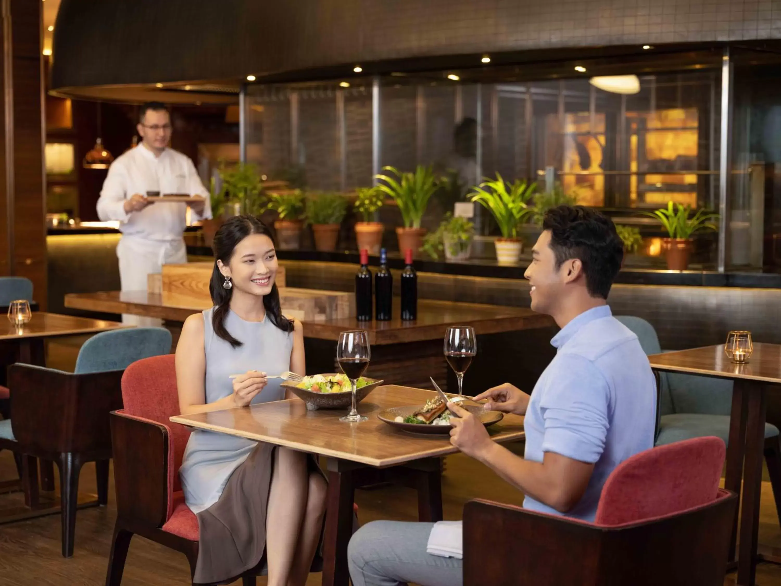 Restaurant/Places to Eat in voco Orchard Singapore, an IHG Hotel
