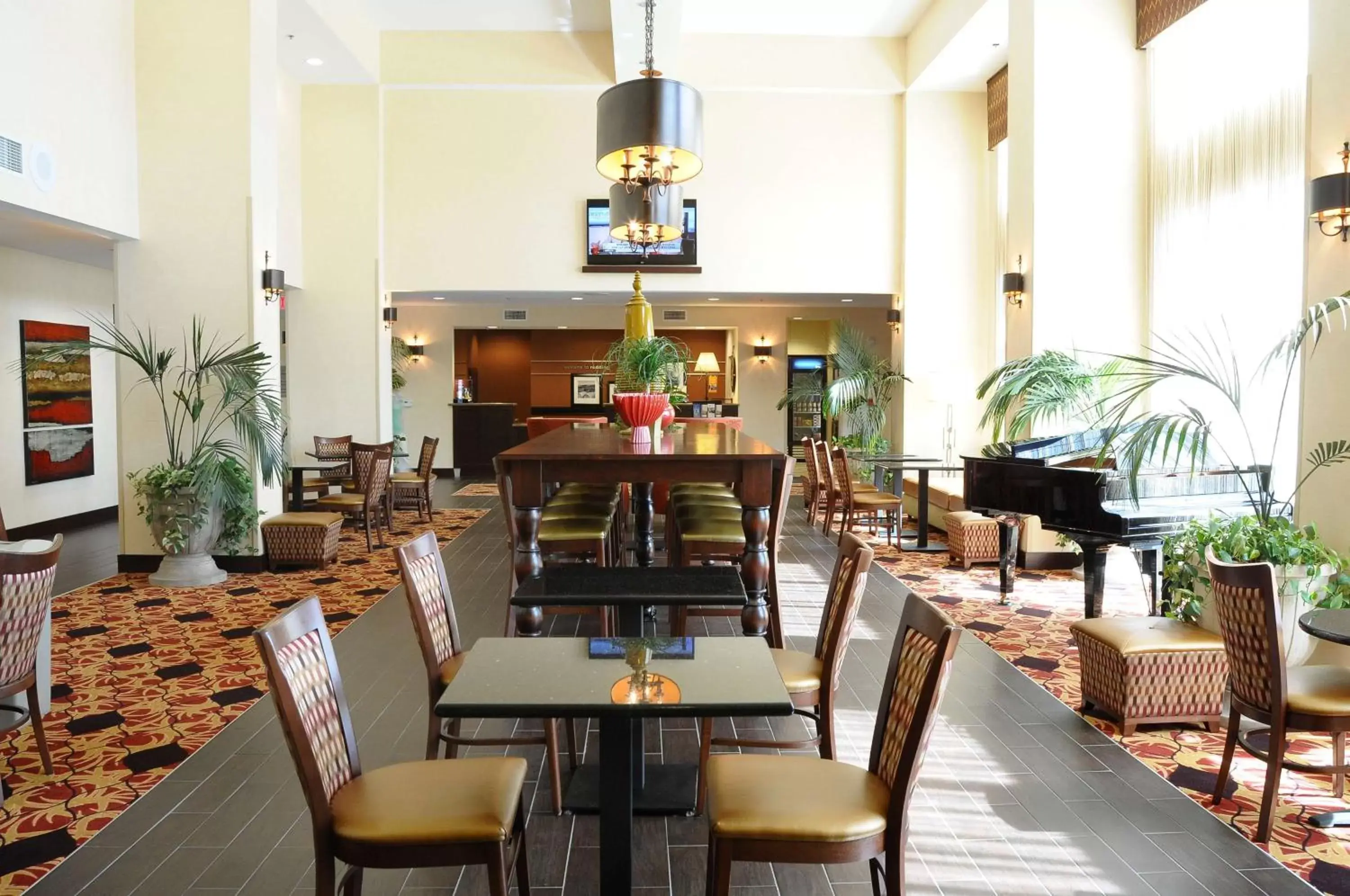 Lobby or reception, Restaurant/Places to Eat in Hampton Inn & Suites Redding