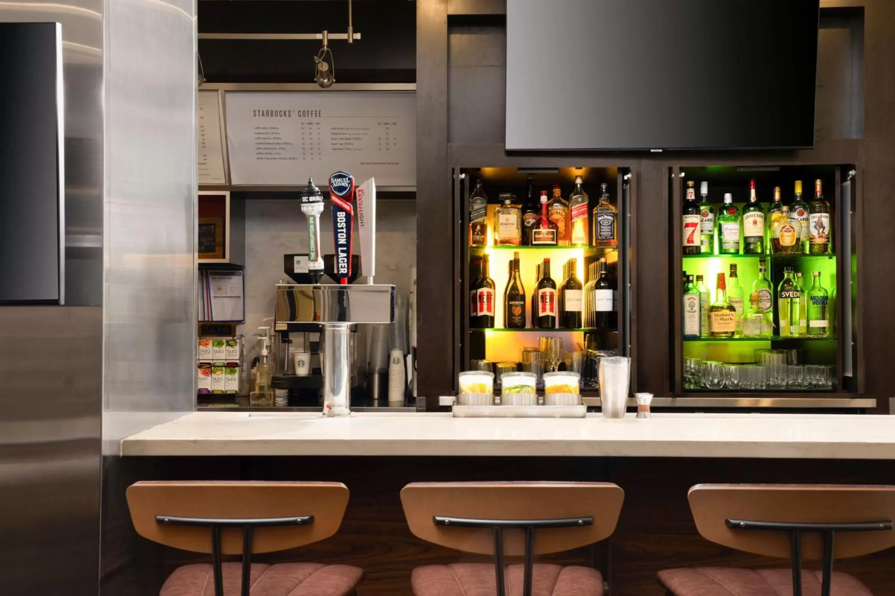 Restaurant/places to eat, Lounge/Bar in Courtyard by Marriott Washington Capitol Hill/Navy Yard