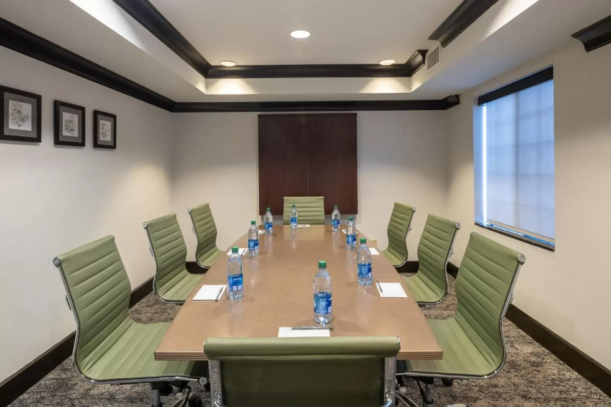 Meeting/conference room in Staybridge Suites Columbus-Dublin, an IHG Hotel