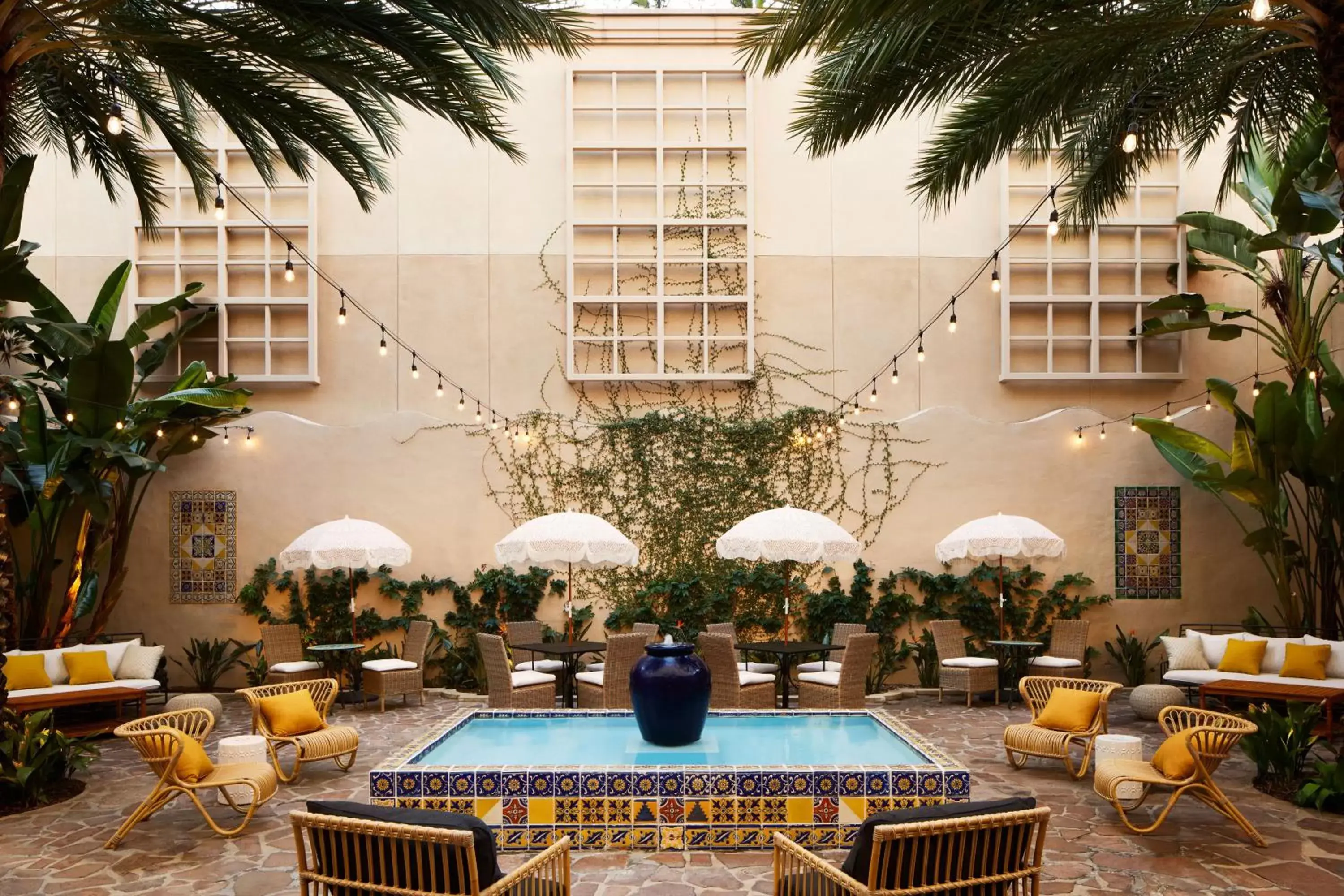 Patio in Pasadena Hotel & Pool