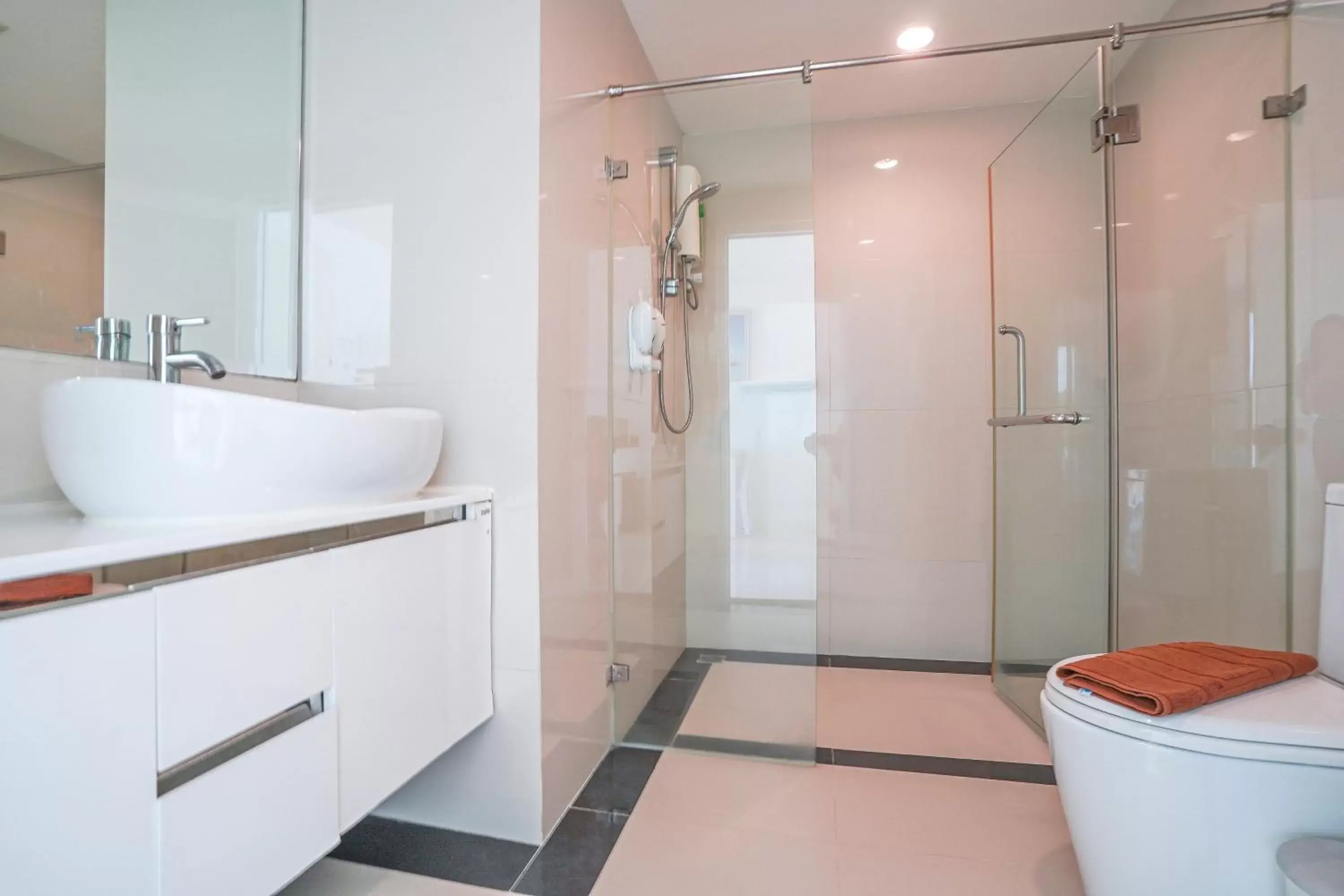 Shower, Bathroom in Royal Pavilion Hua Hin