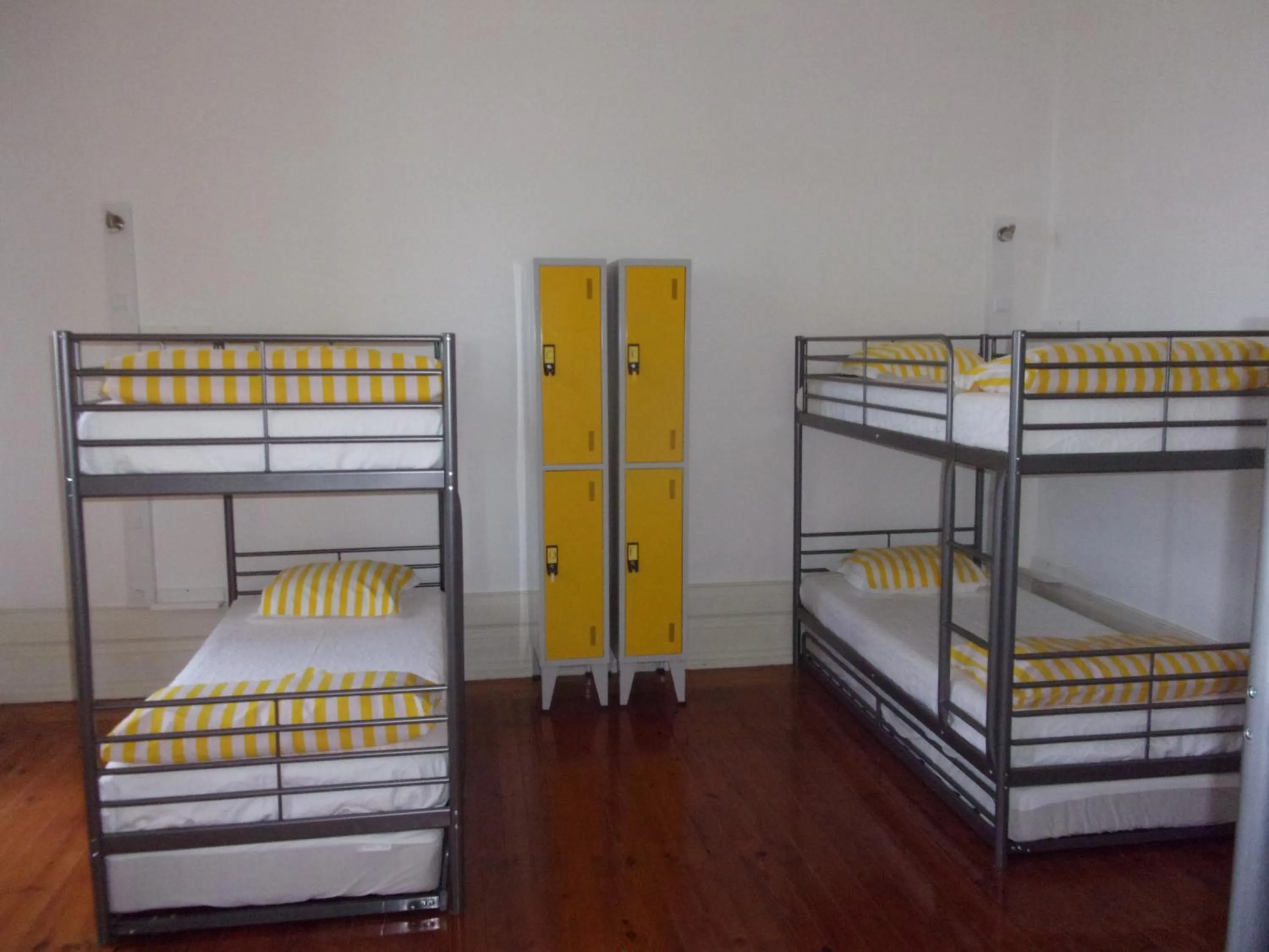 bunk bed, Bed in Hostel 402