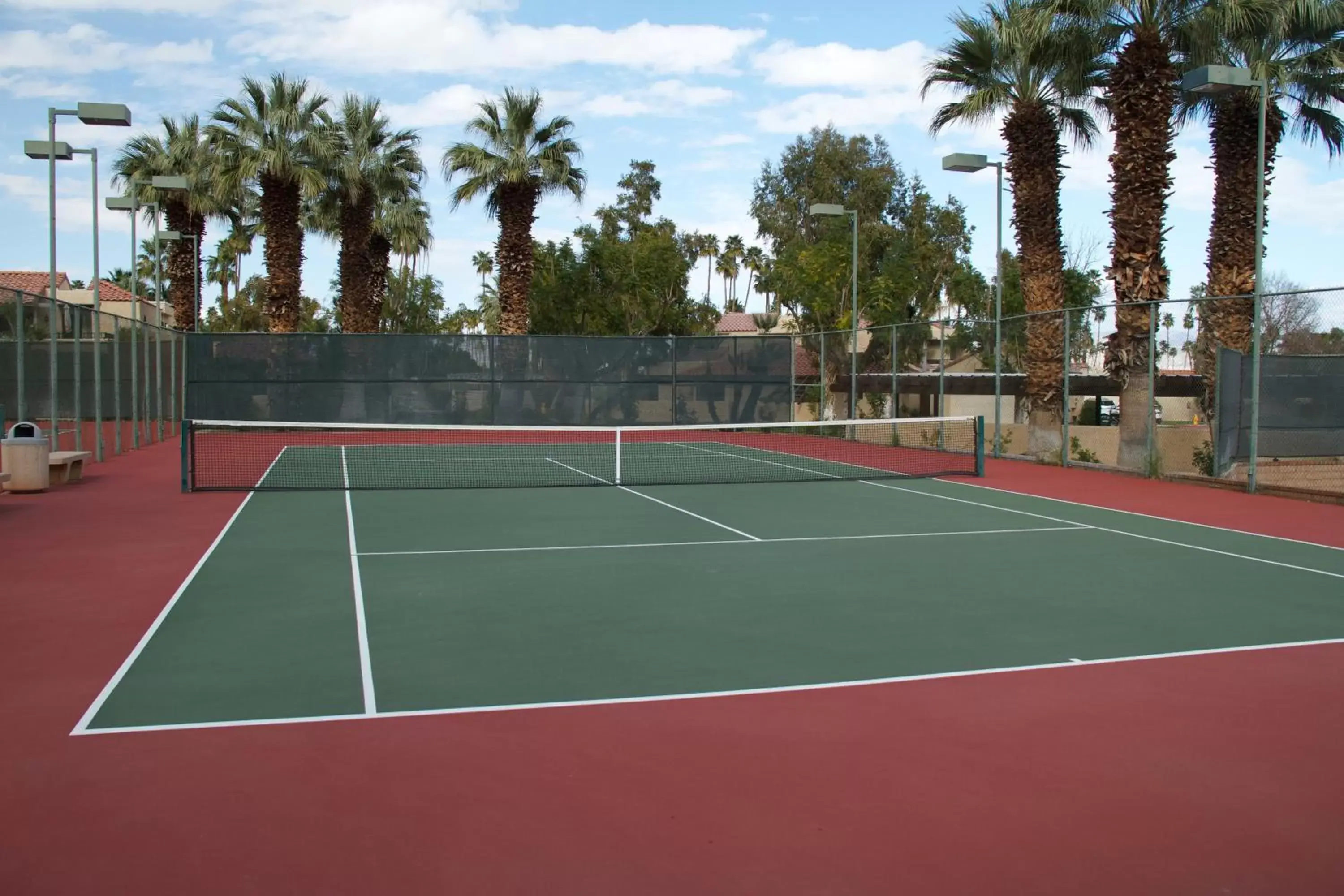 Tennis/Squash in The Oasis Resort