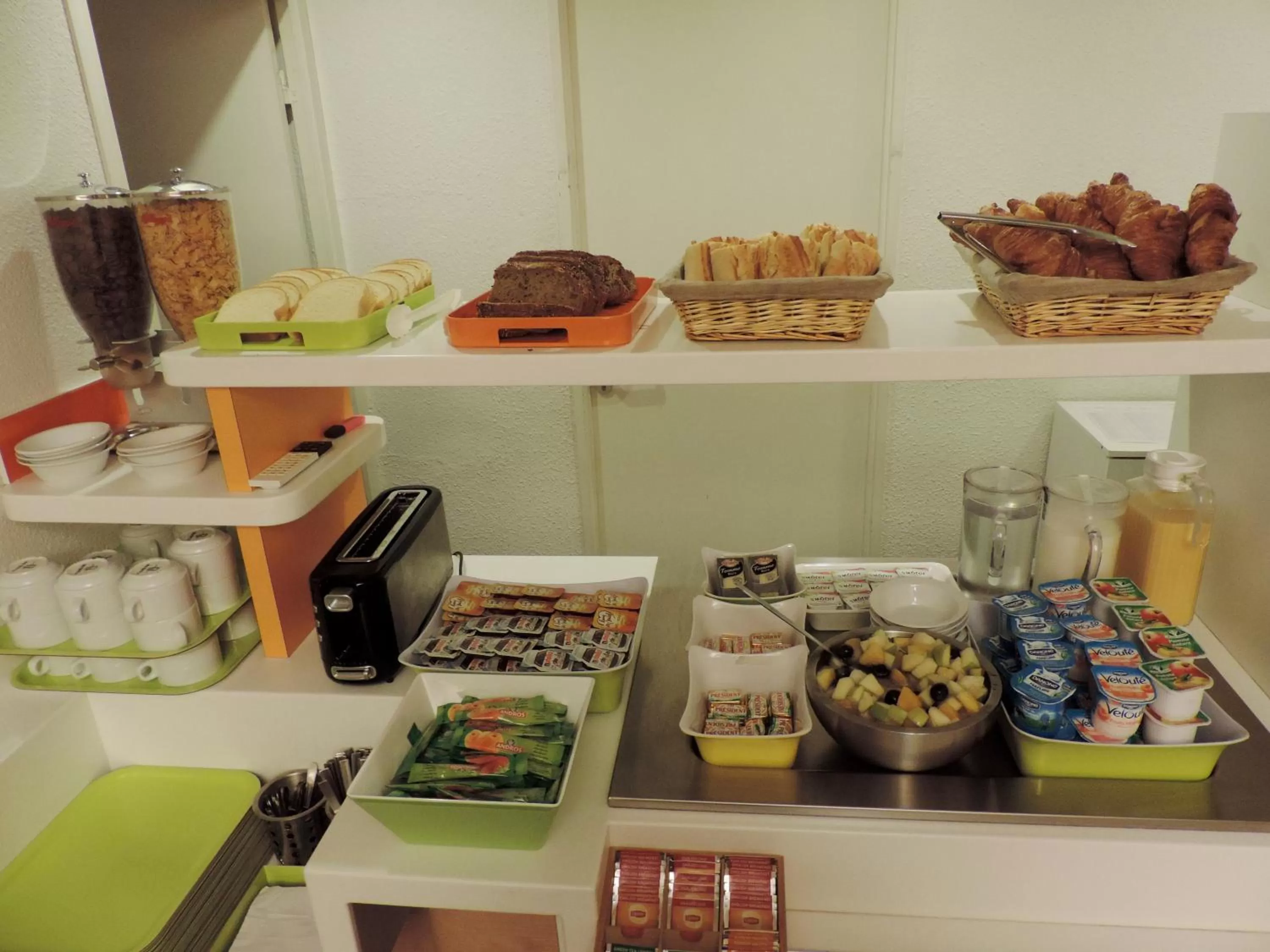 Area and facilities in ibis budget Lille Wasquehal