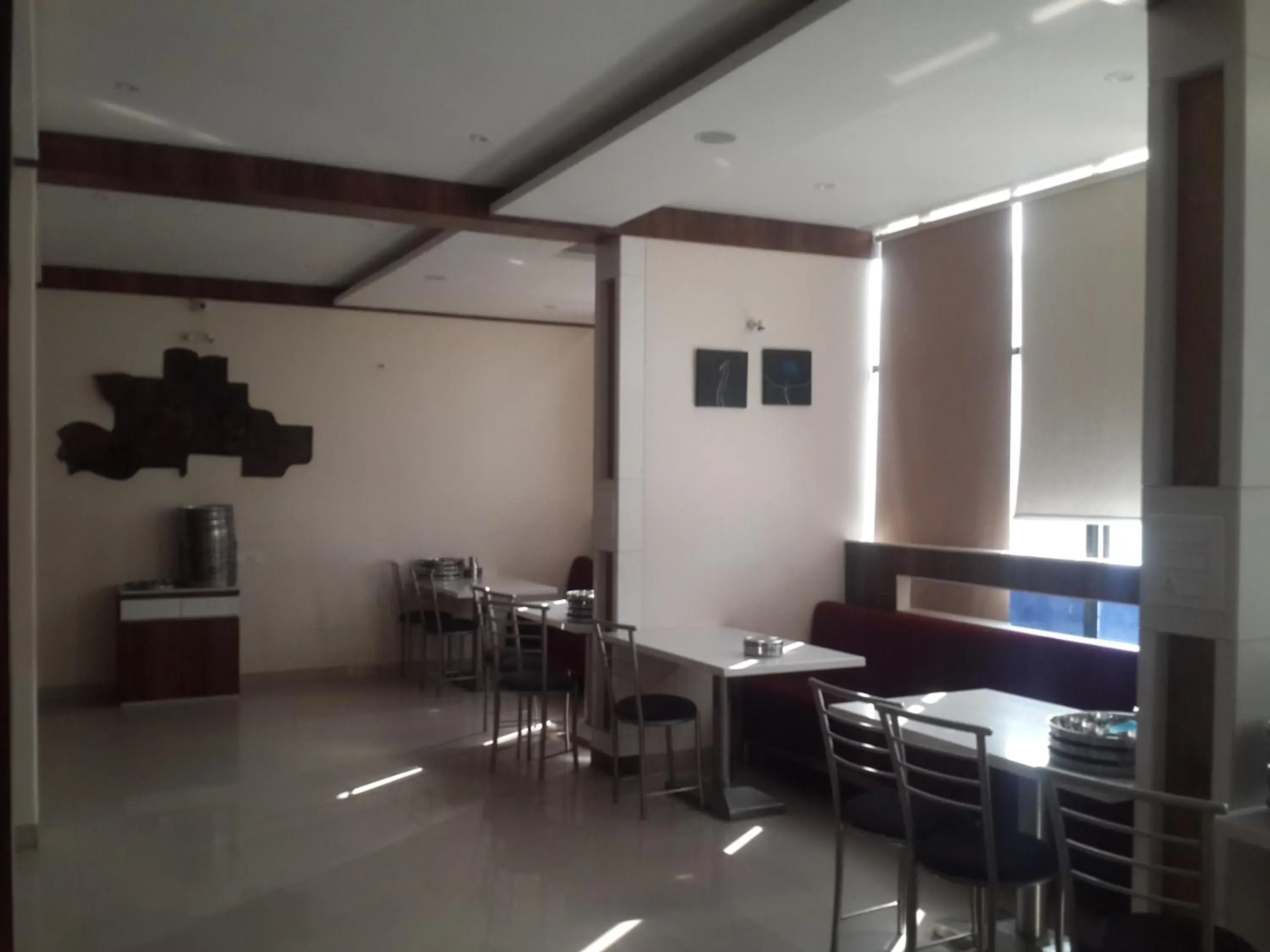 Restaurant/places to eat in Hotel Holiday Era Opposite Railway Station Restaurant/places to eat in Hotel Holiday Era Opposite Railway Station