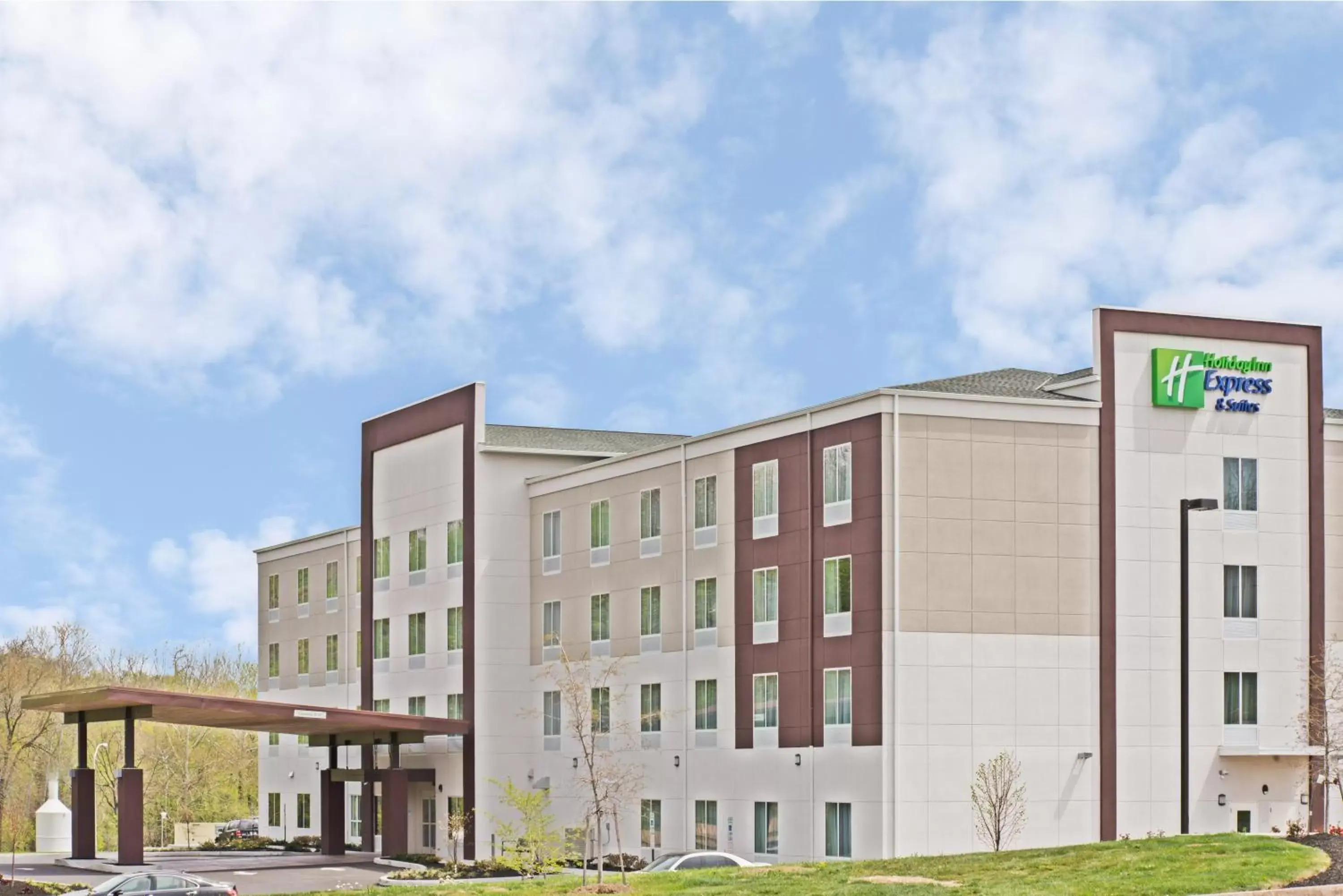 Property Building in Holiday Inn Express & Suites New Cumberland, an IHG Hotel