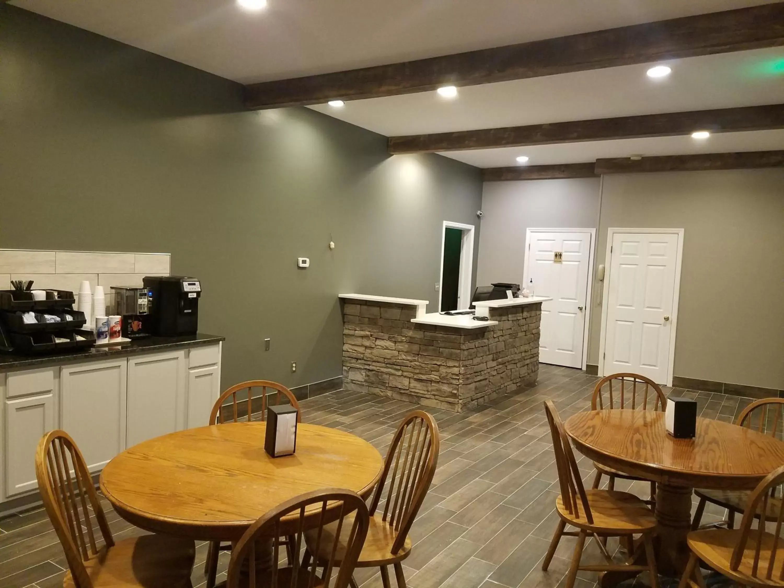 Lobby or reception in Meriwether Country Inn Lobby or reception in Meriwether Country Inn