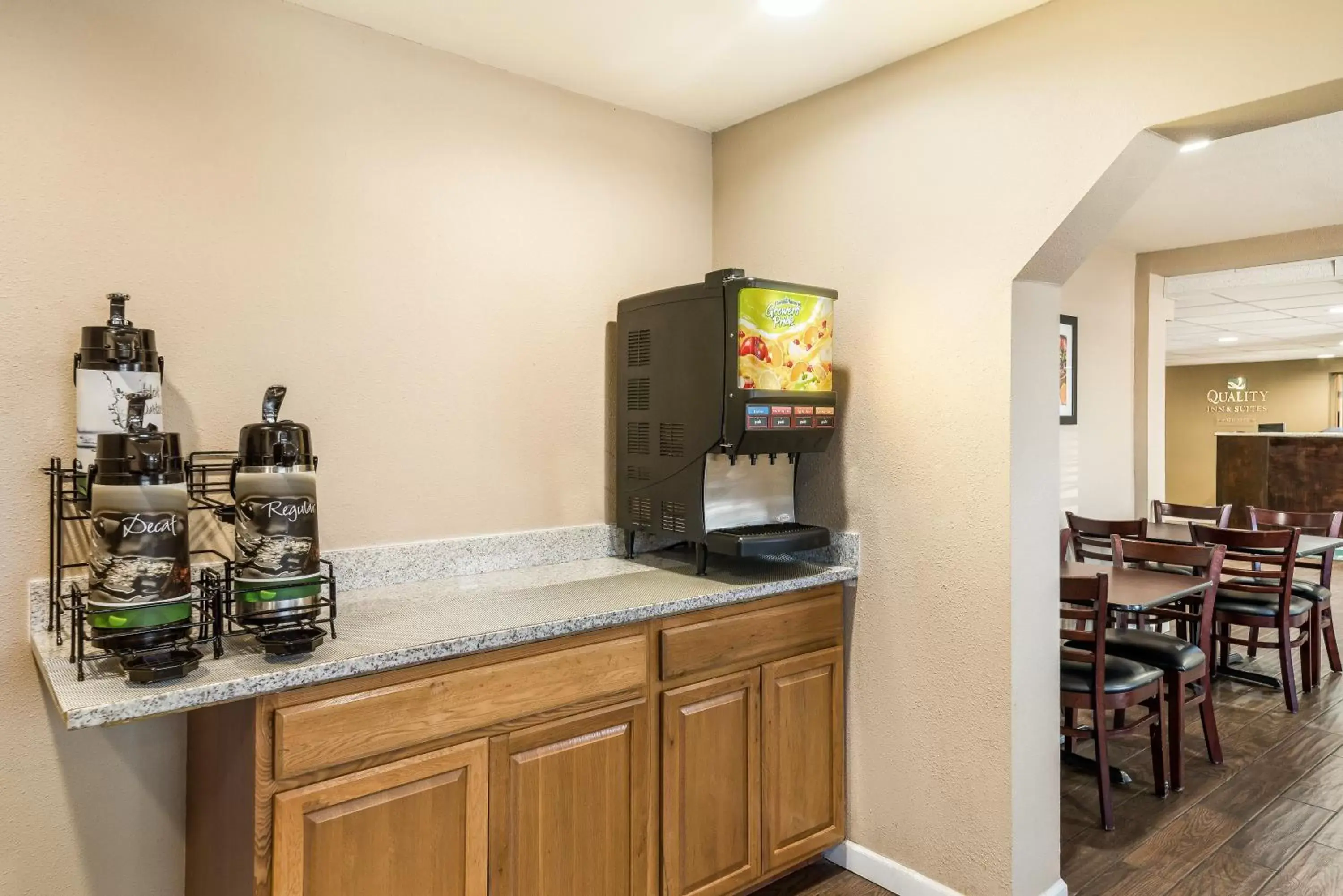 Breakfast, Kitchen/Kitchenette in Quality Inn & Suites near NAS Fallon